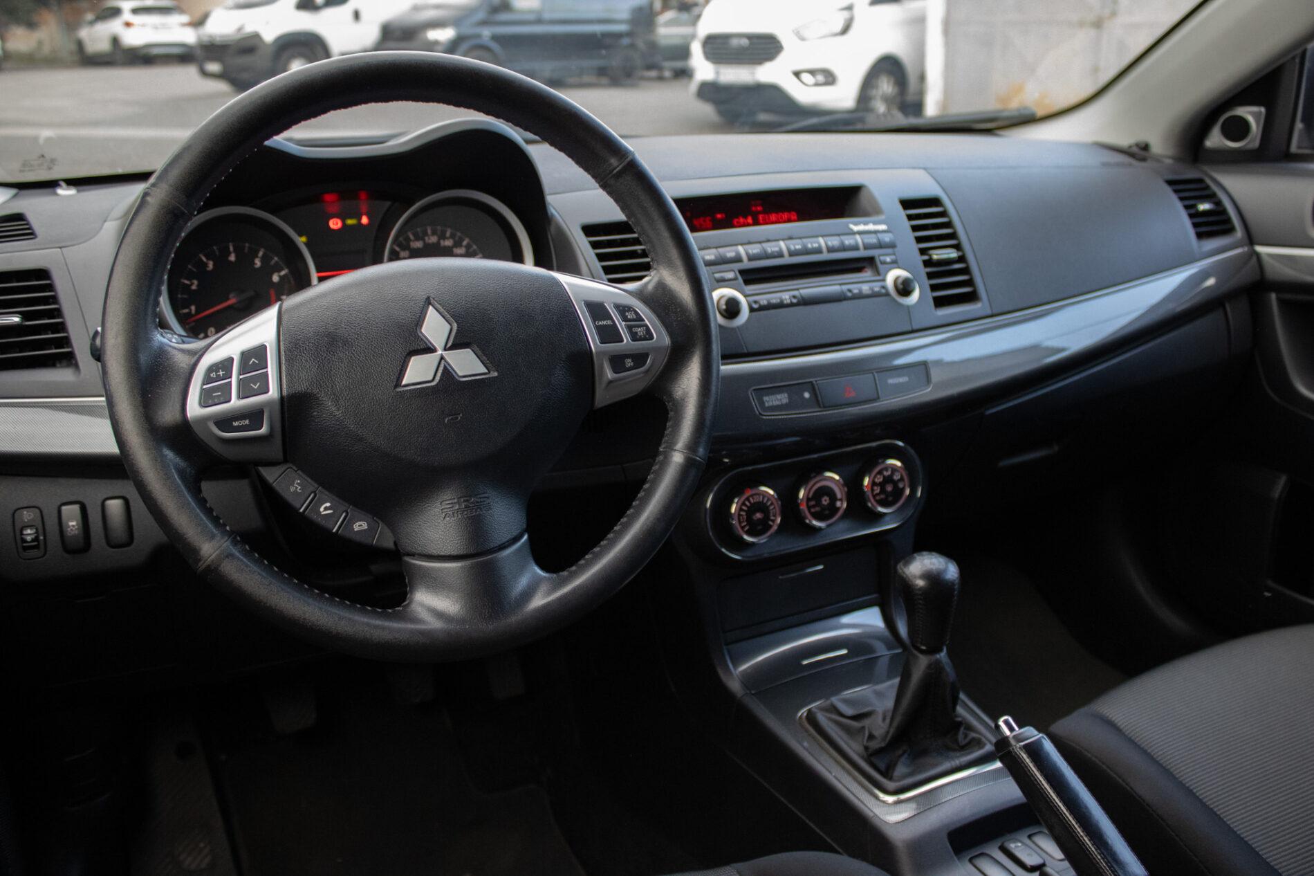 2011 Mitsubishi Lancer, šedá sedan, 178 968 km