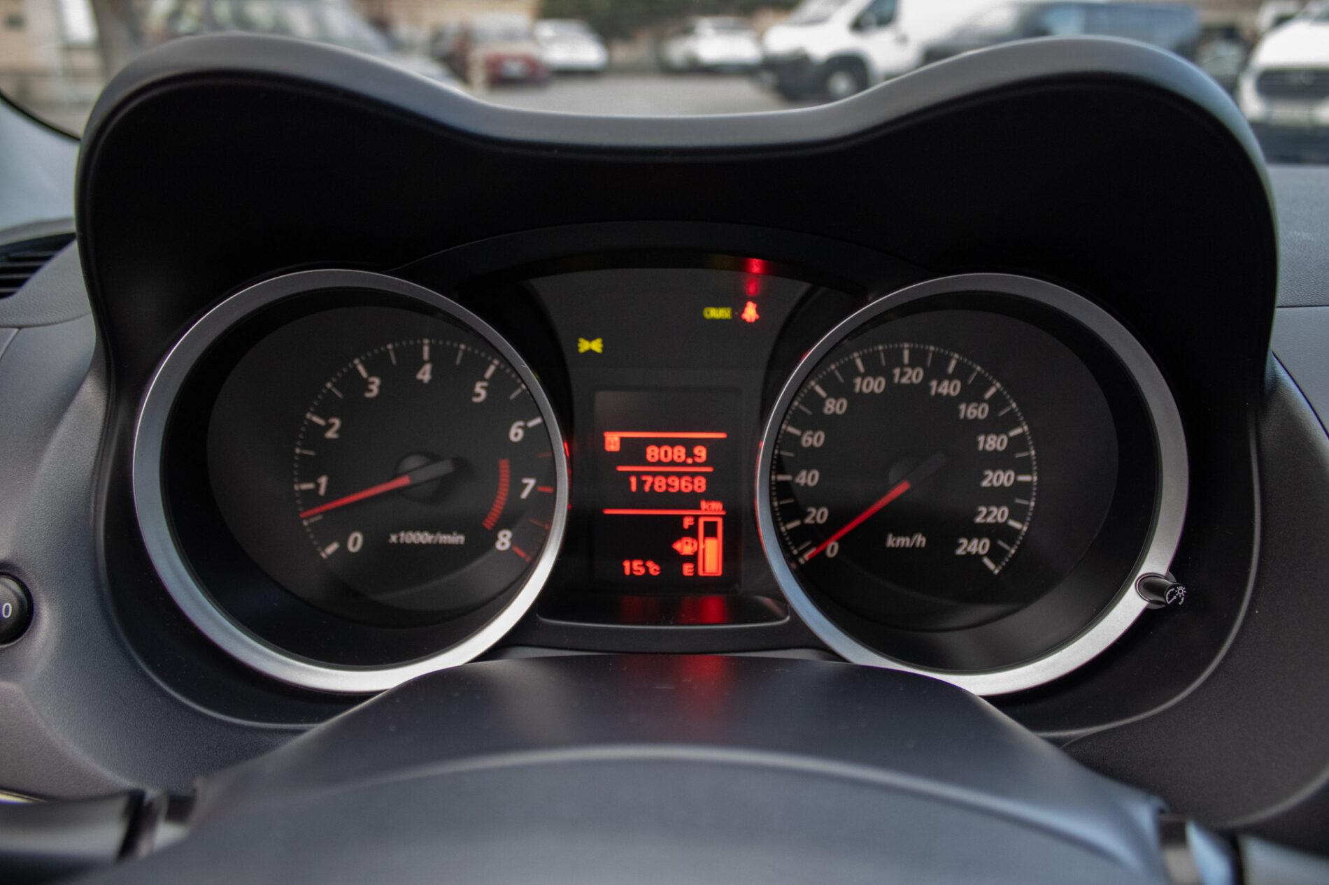 2011 Mitsubishi Lancer, šedá sedan, 178 968 km