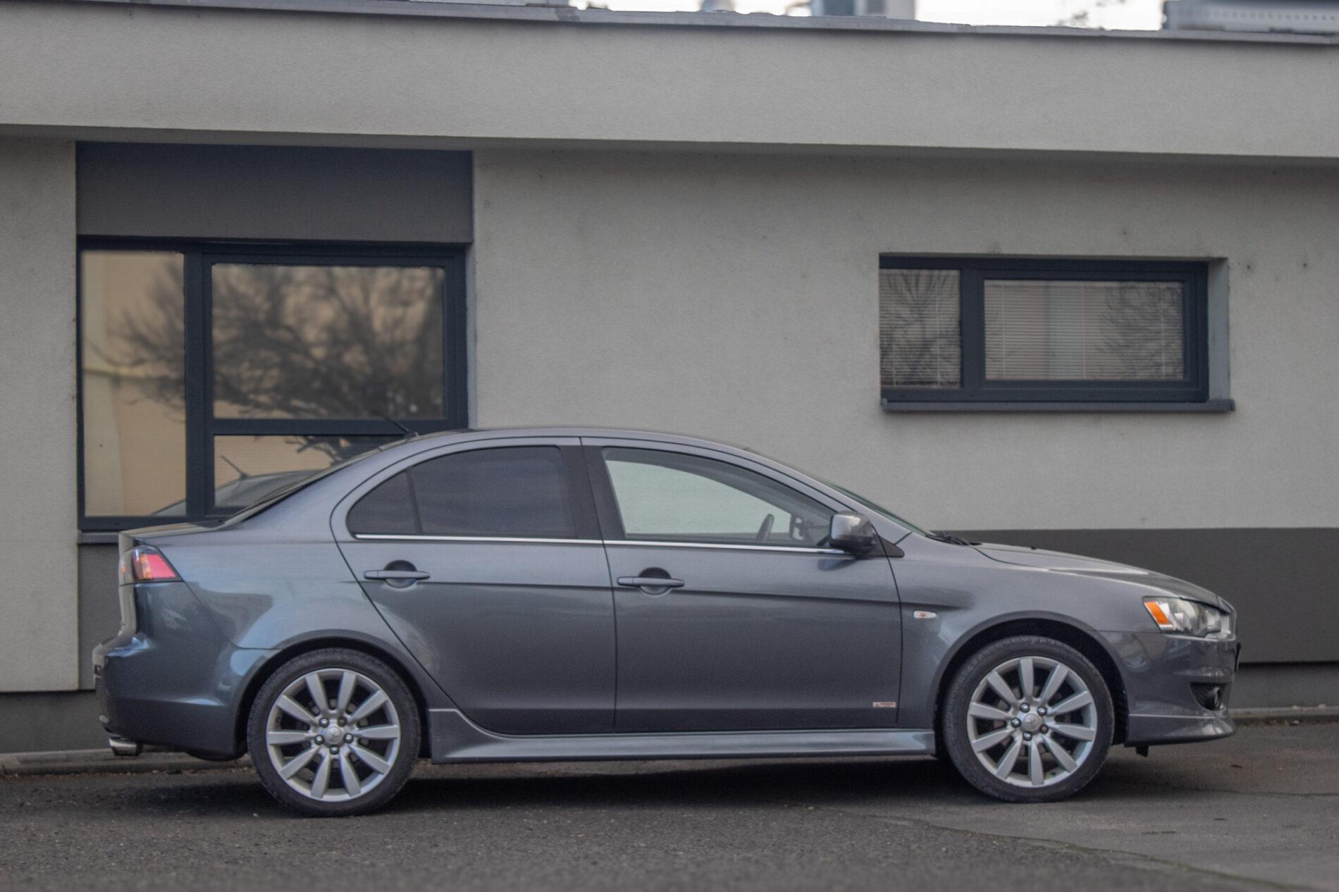 2011 Mitsubishi Lancer, šedá sedan, 178 968 km