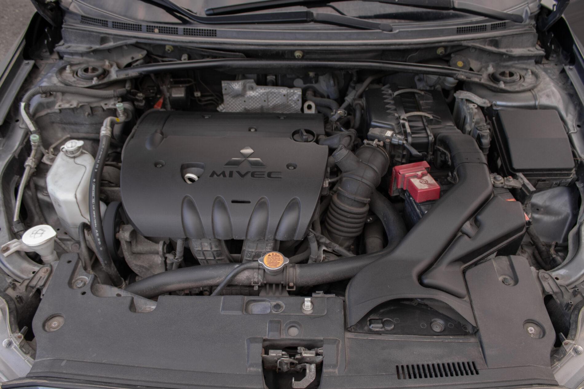 2011 Mitsubishi Lancer, šedá sedan, 178 968 km