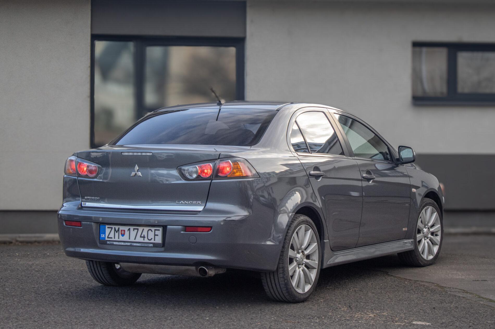 2011 Mitsubishi Lancer, šedá sedan, 178 968 km