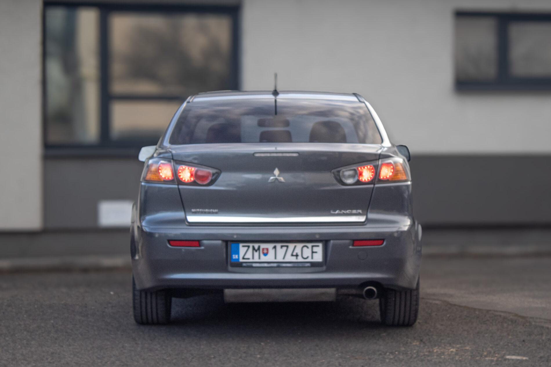 2011 Mitsubishi Lancer, šedá sedan, 178 968 km