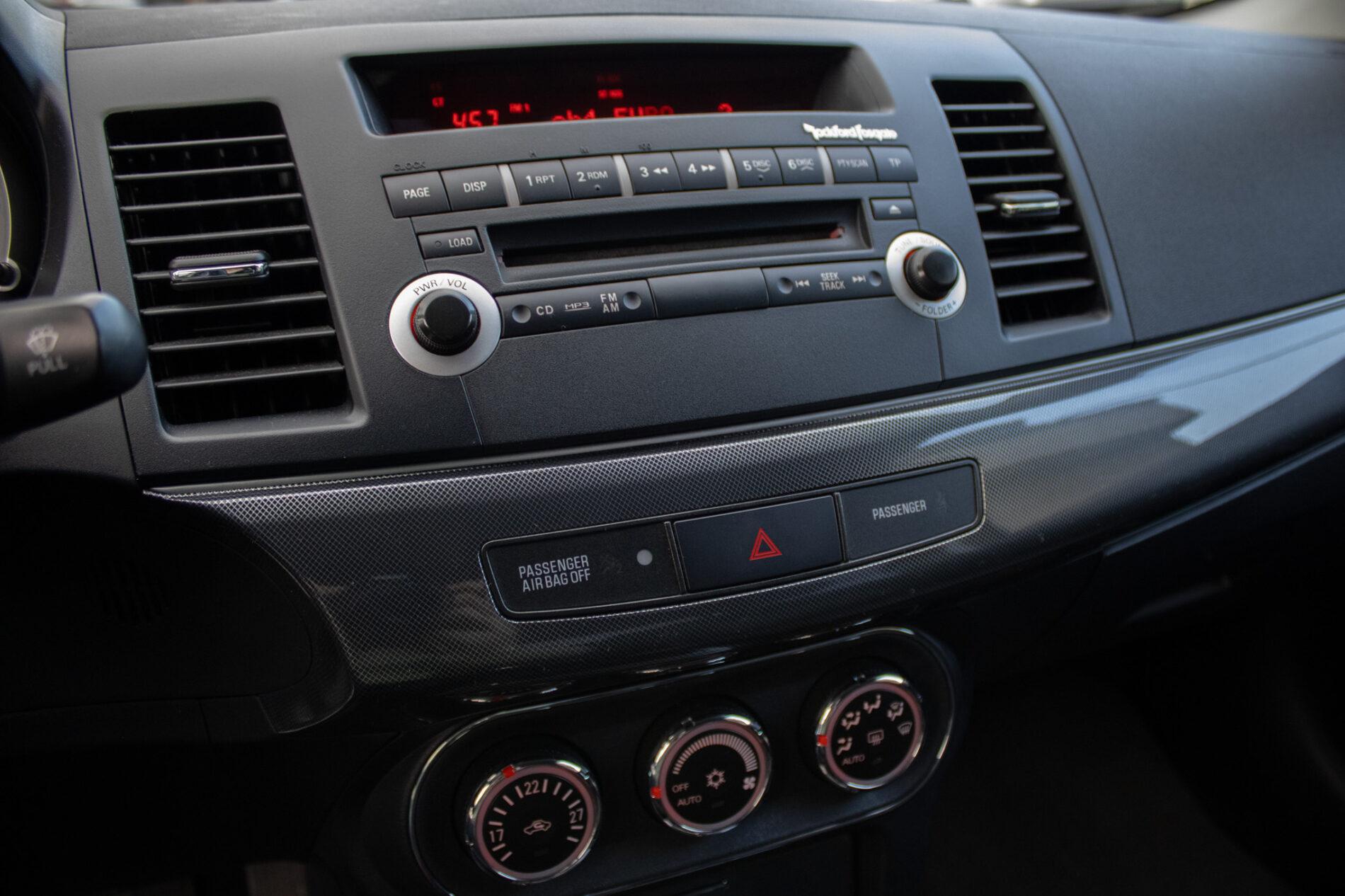 2011 Mitsubishi Lancer, šedá sedan, 178 968 km