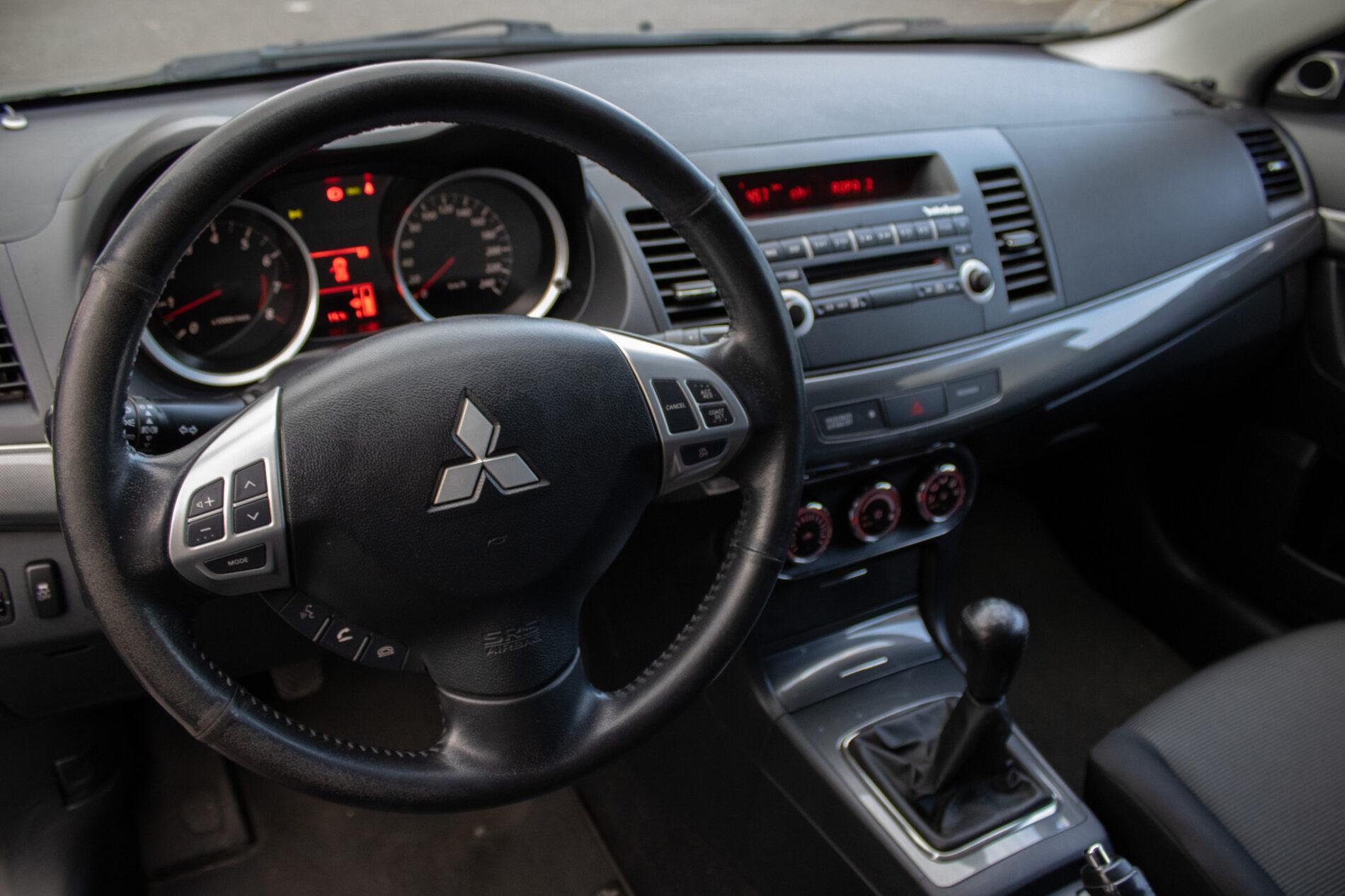 2011 Mitsubishi Lancer, šedá sedan, 178 968 km