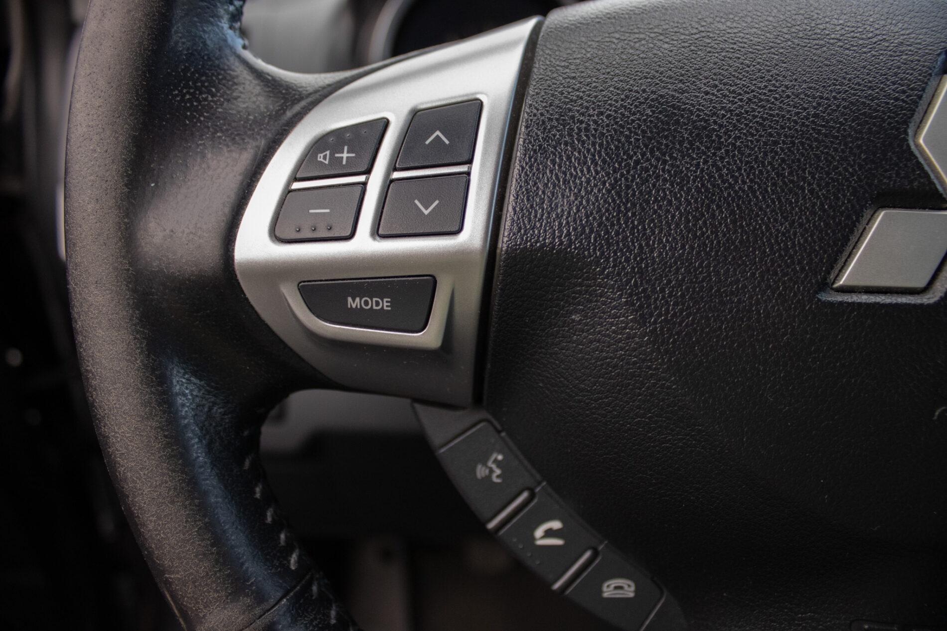 2011 Mitsubishi Lancer, šedá sedan, 178 968 km