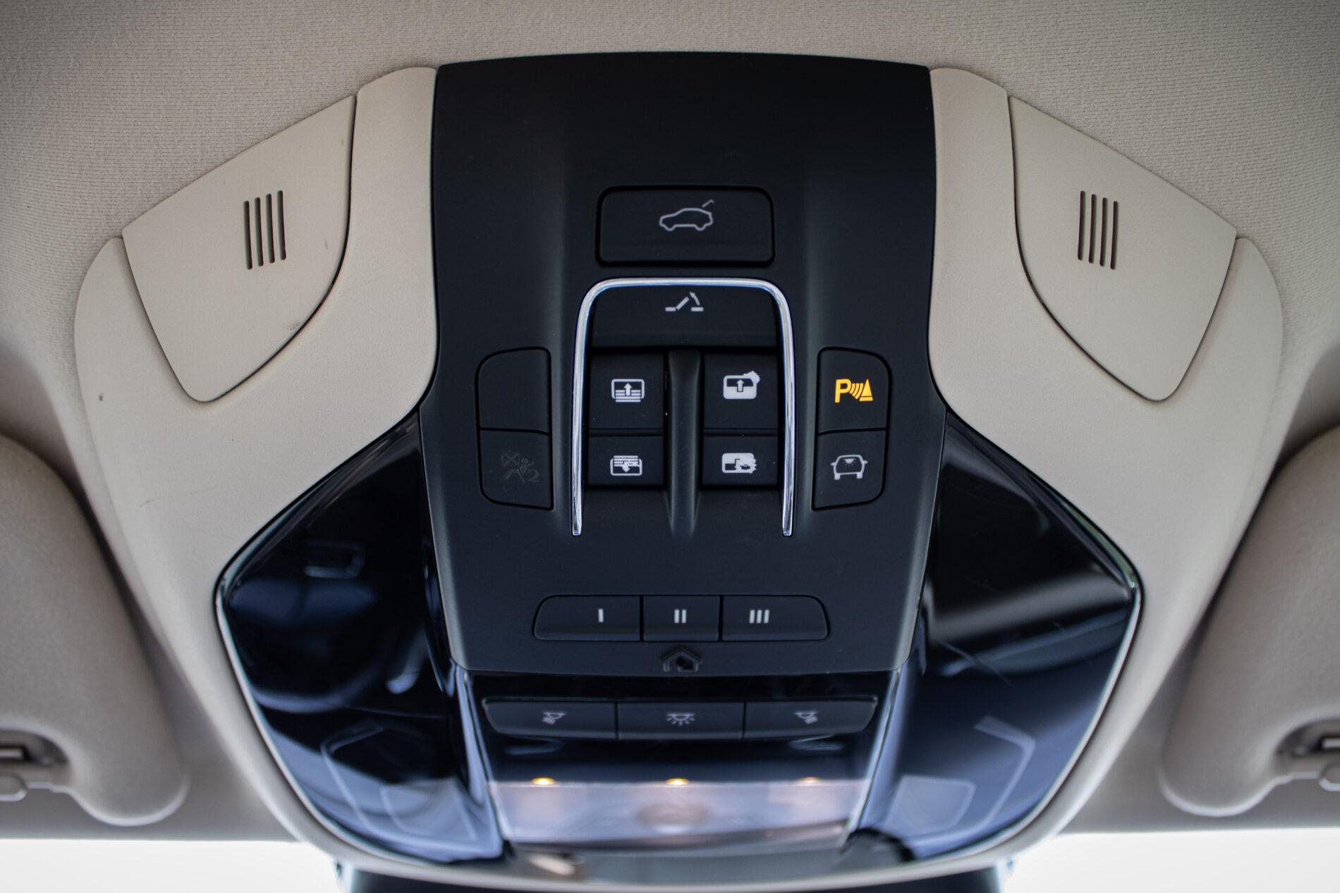 2017 Maserati Levante, černá suv, 212 484 km