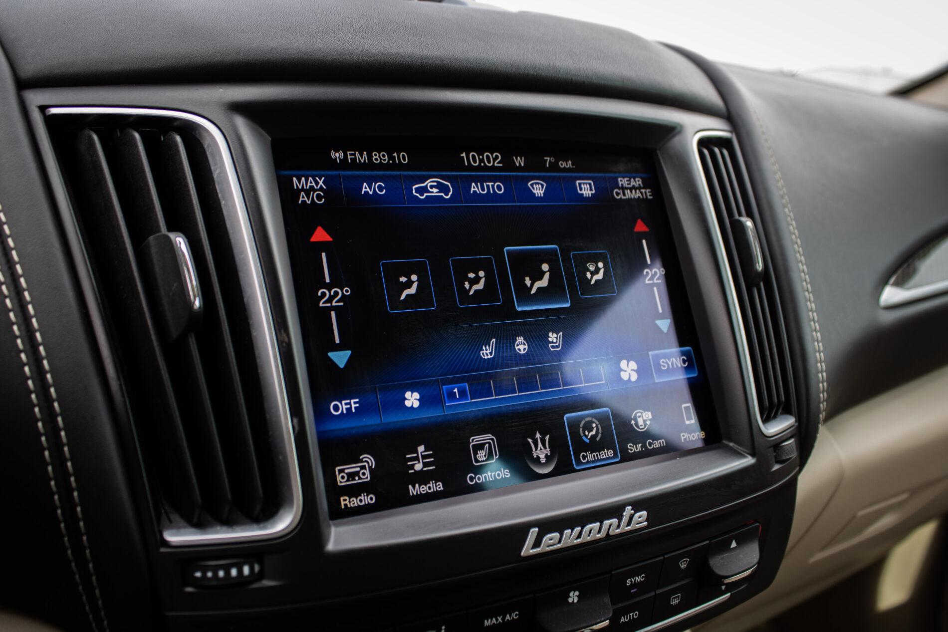 2017 Maserati Levante, černá suv, 212 484 km