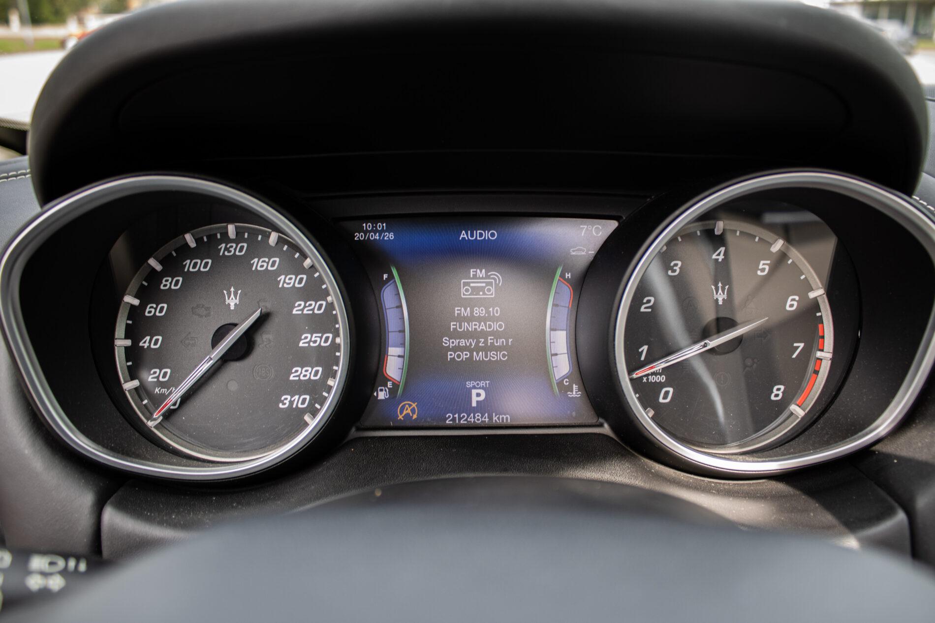 2017 Maserati Levante, černá suv, 212 484 km
