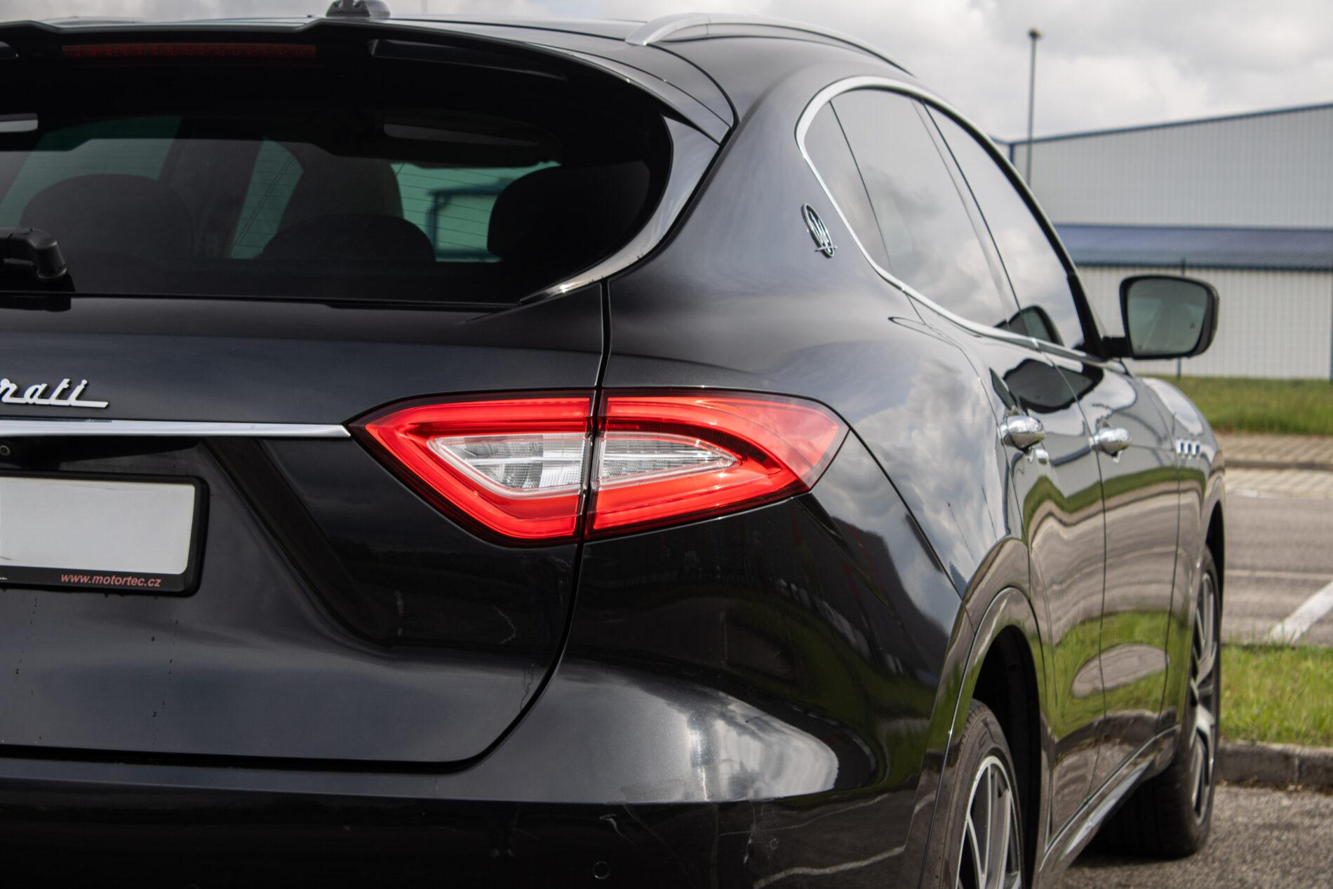 2017 Maserati Levante, černá suv, 212 484 km