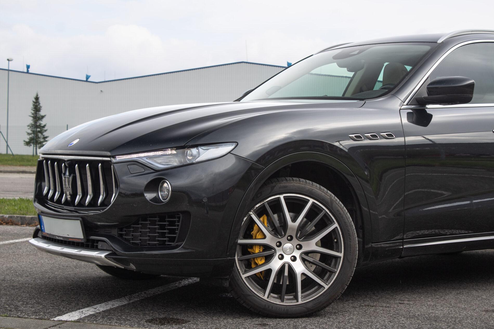 2017 Maserati Levante, černá suv, 212 484 km