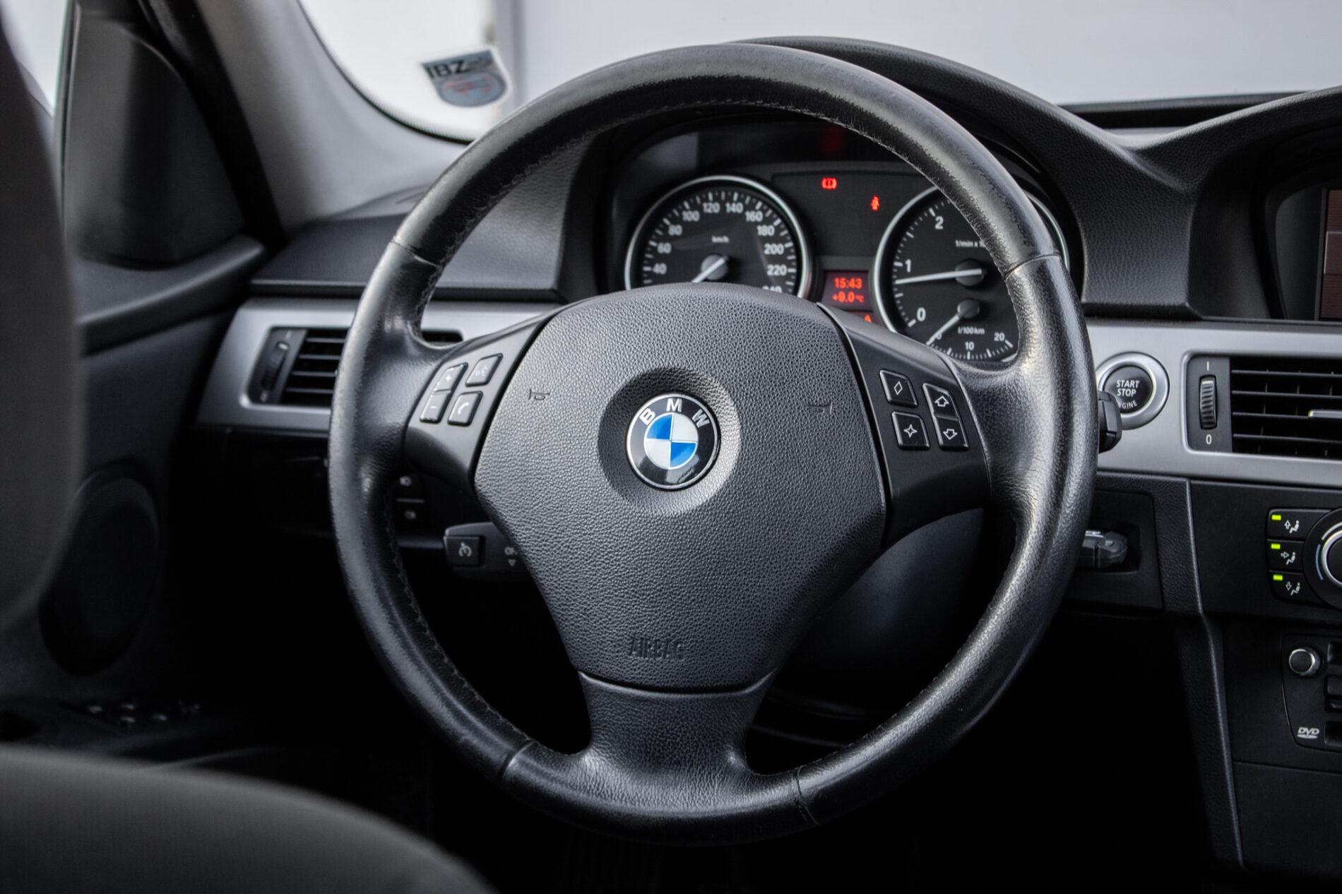 2008 BMW 330d, zelená kombi, 392 635 km