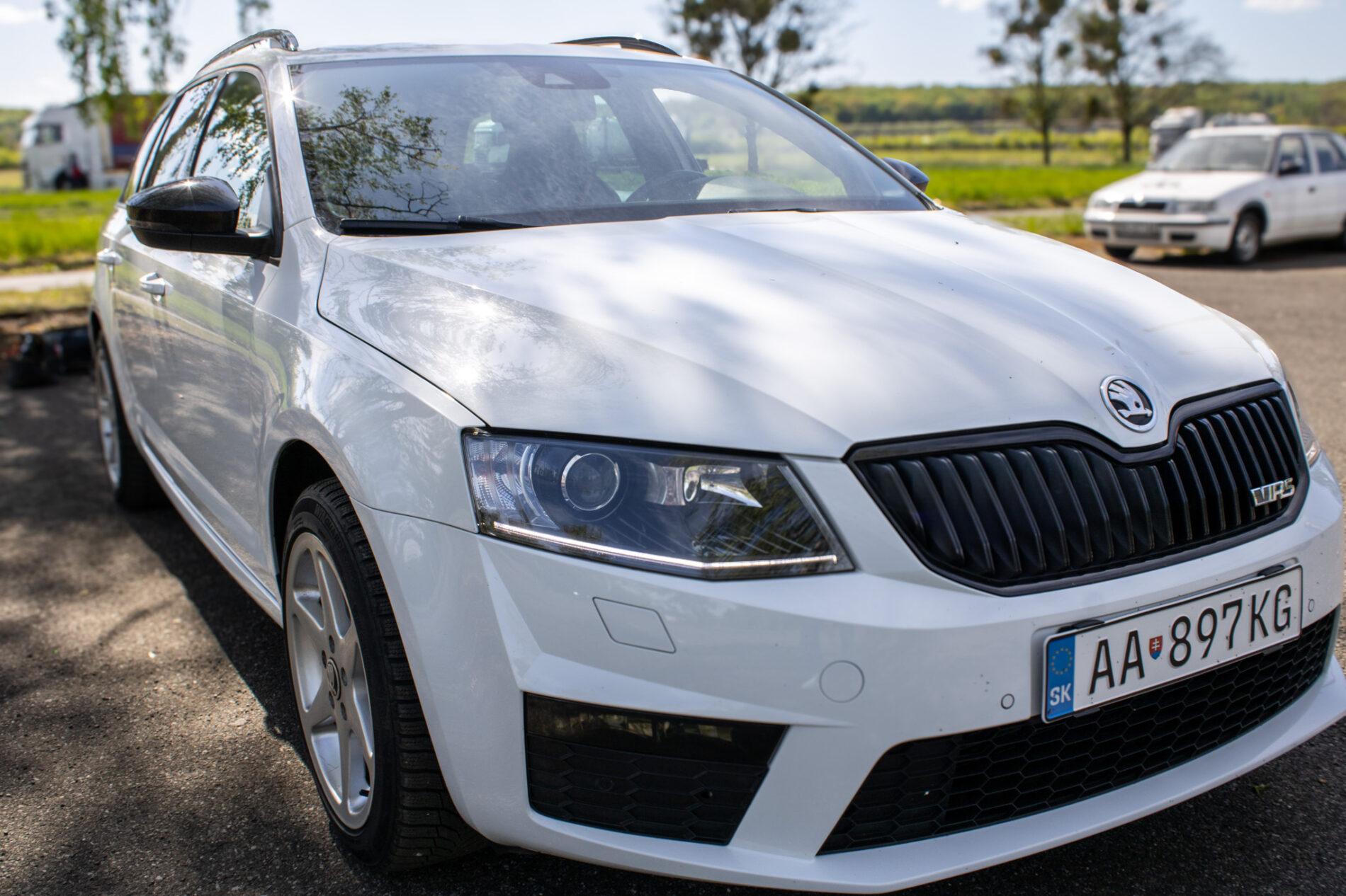 2015 Skoda Octavia RS, bílá kombi, 269 760 km