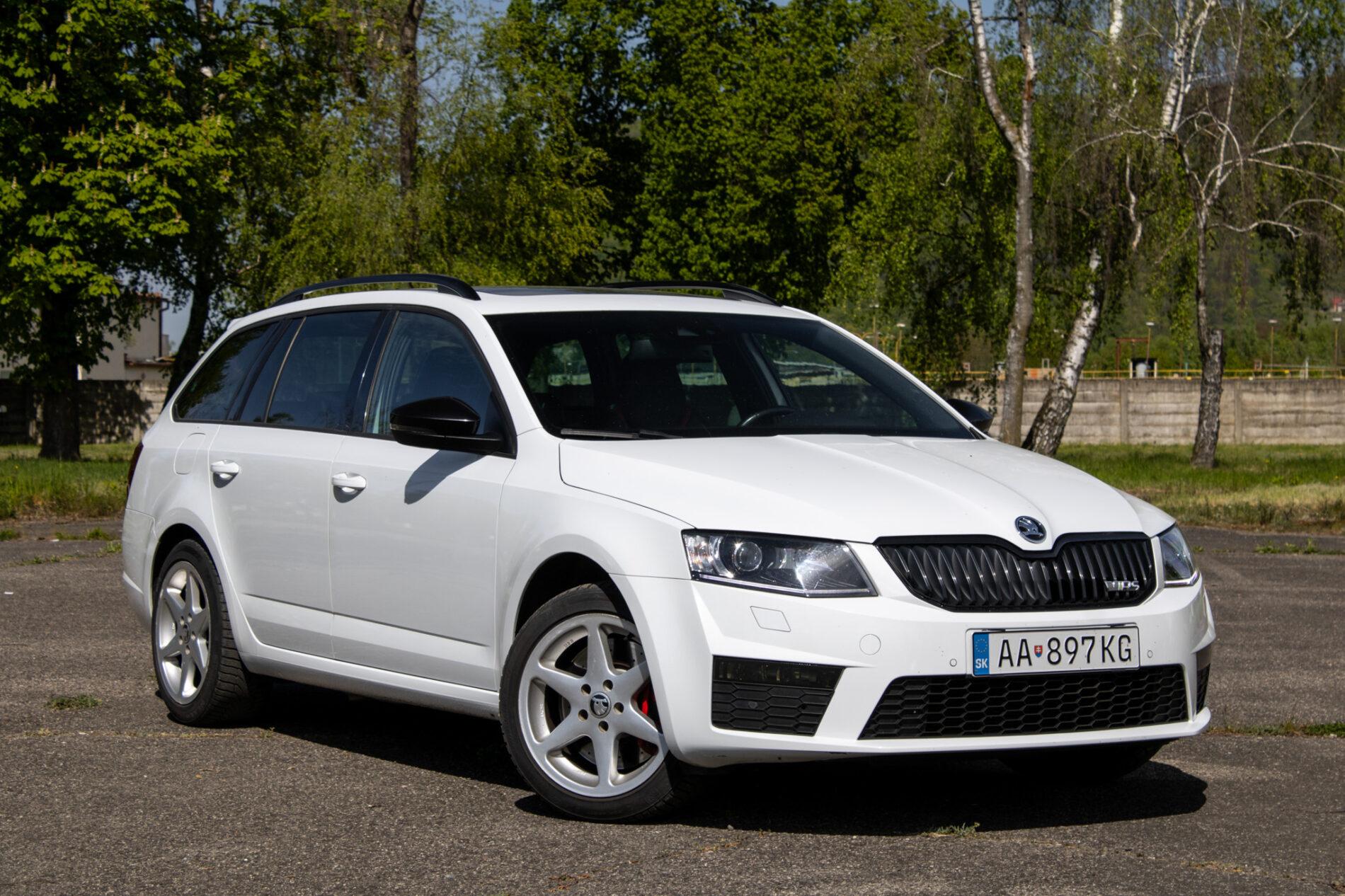 2015 Skoda Octavia RS, bílá kombi, 269 760 km