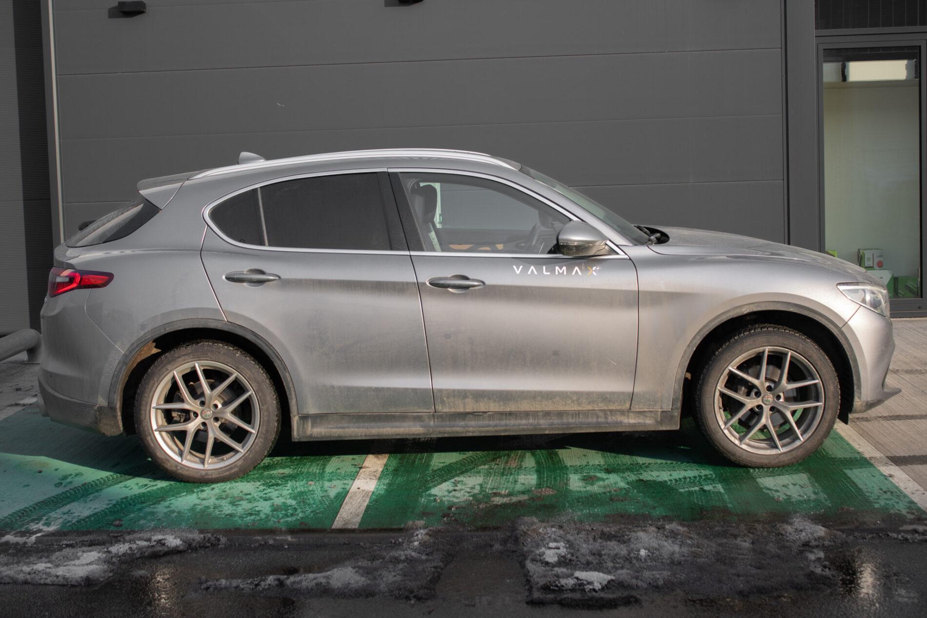 2017 Alfa Romeo Stelvio, šedá suv, 160 000 km