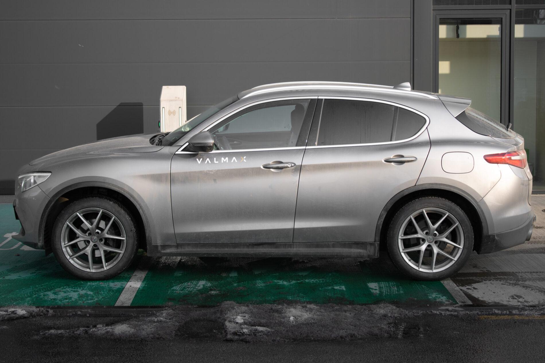 2017 Alfa Romeo Stelvio, šedá suv, 160 000 km