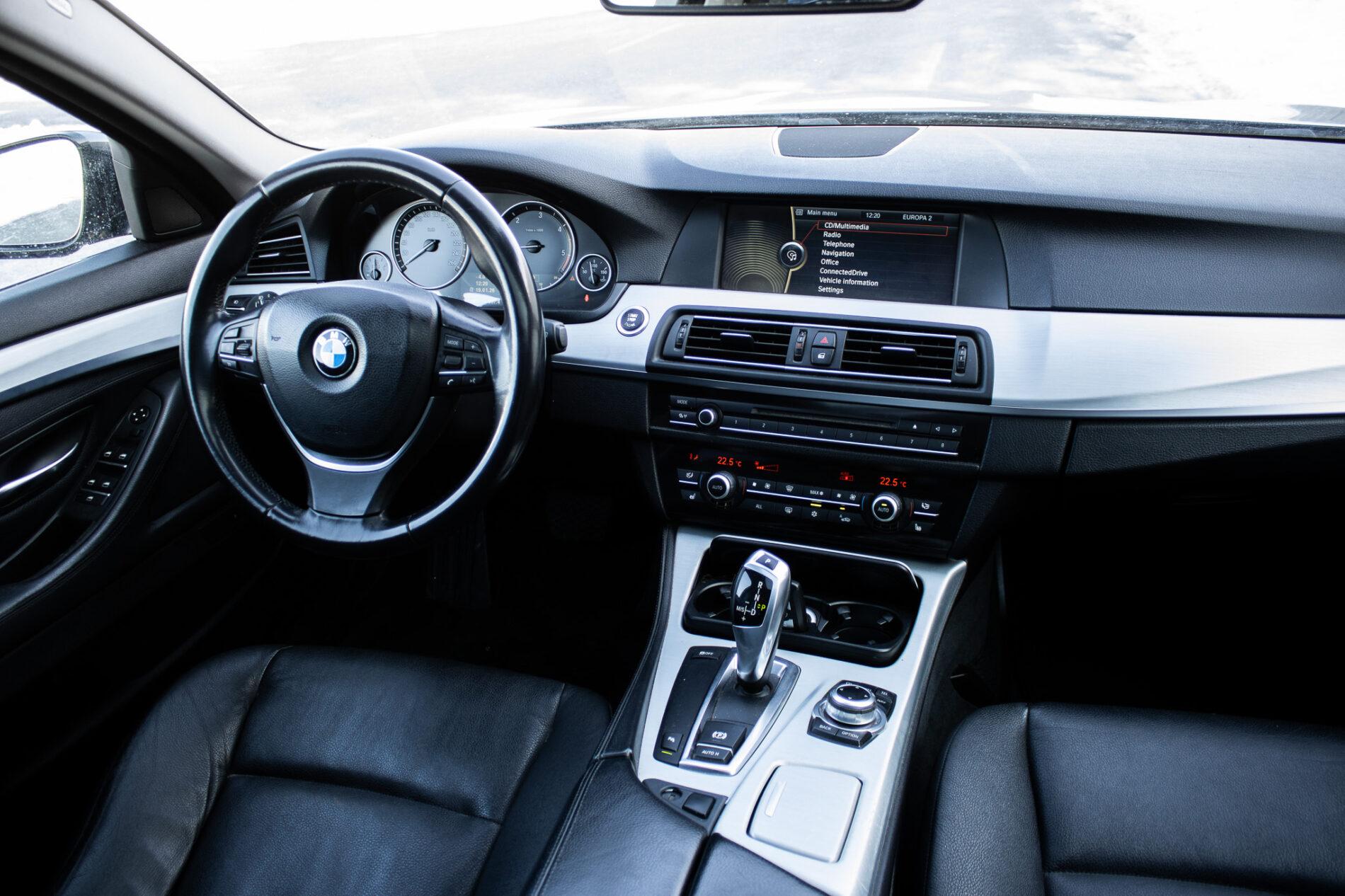 2012 BMW 535d, černá sedan, 303 563 km