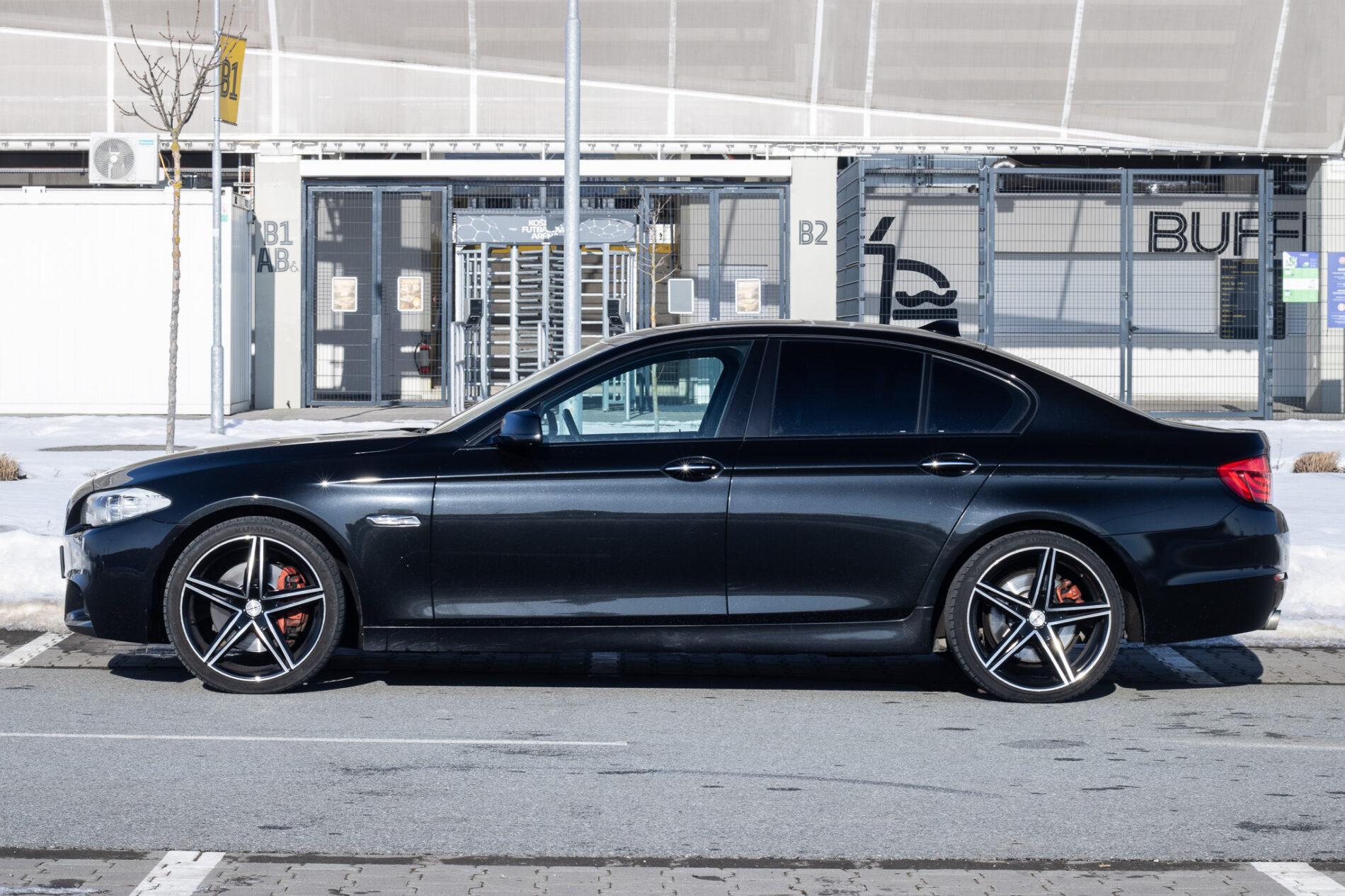 2012 BMW 535d, černá sedan, 303 563 km