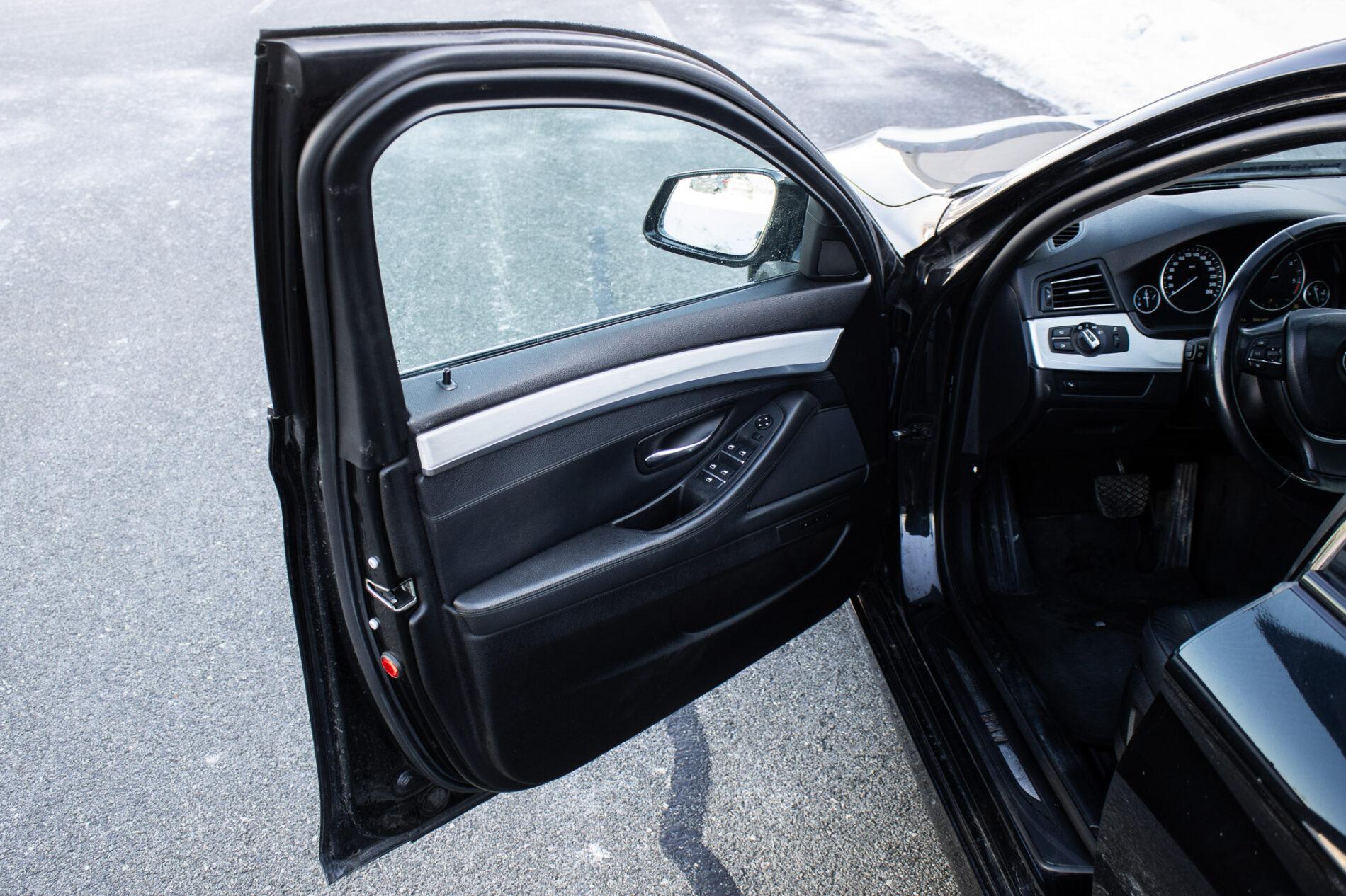 2012 BMW 535d, černá sedan, 303 563 km
