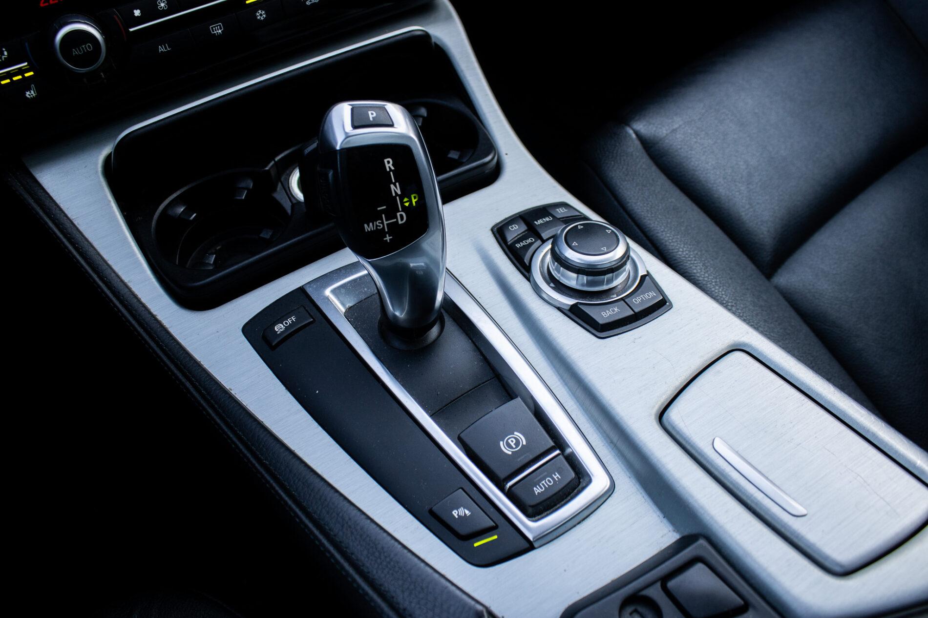 2012 BMW 535d, černá sedan, 303 563 km