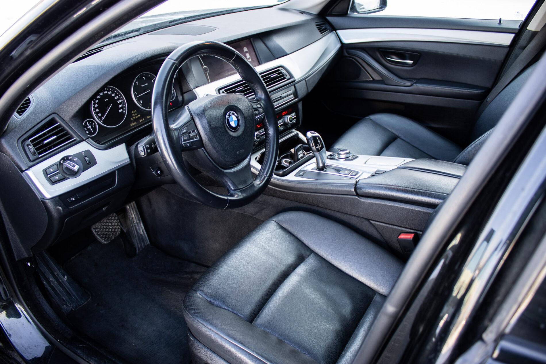 2012 BMW 535d, černá sedan, 303 563 km
