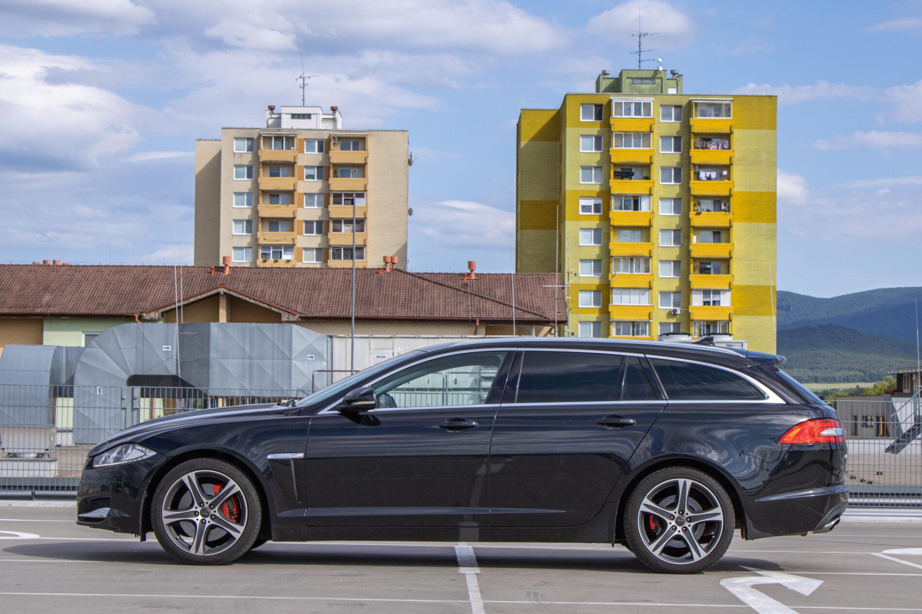 2014 Jaguar XF, černá kombi, 224 926 km