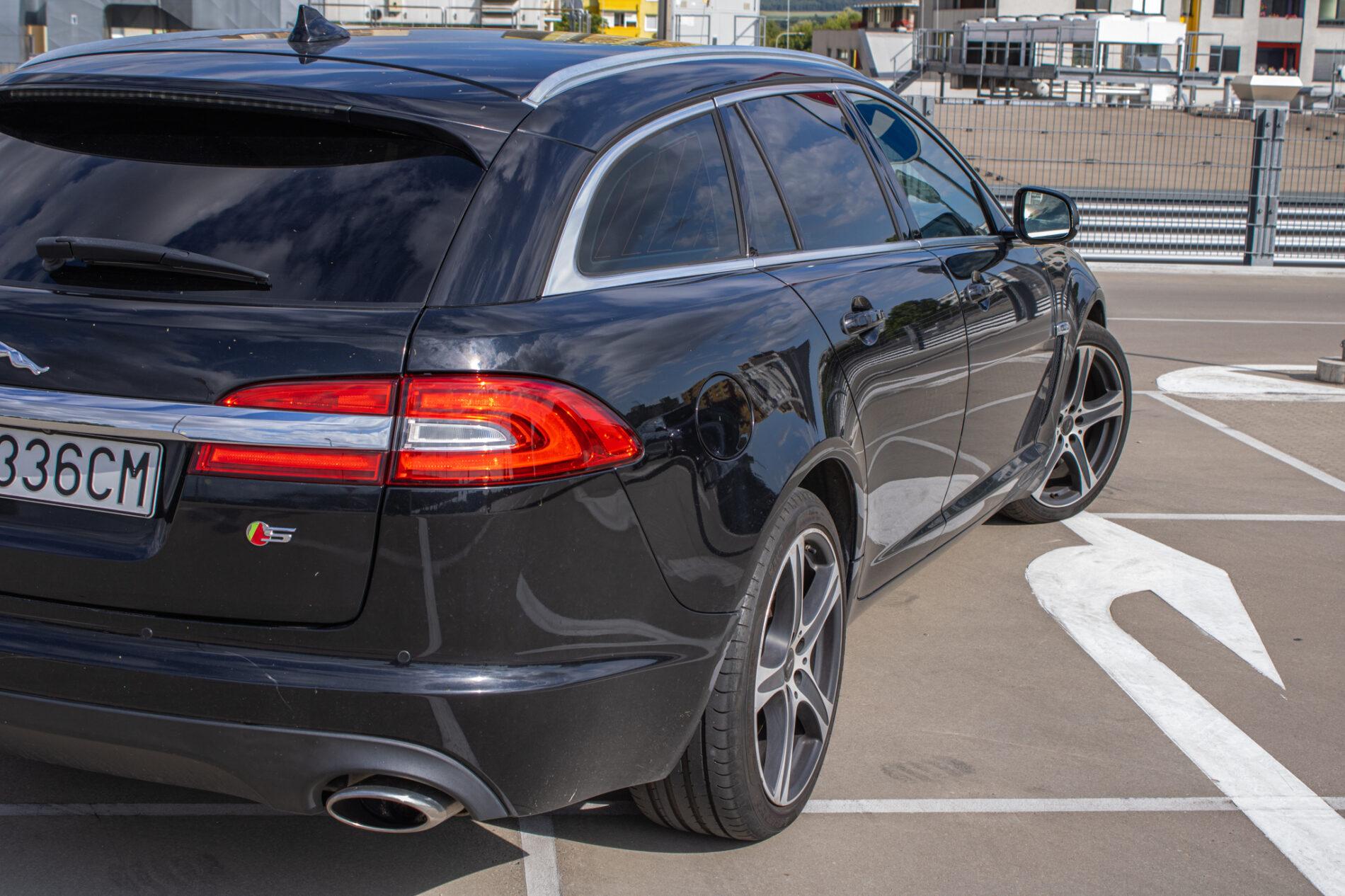 2014 Jaguar XF, černá kombi, 224 926 km