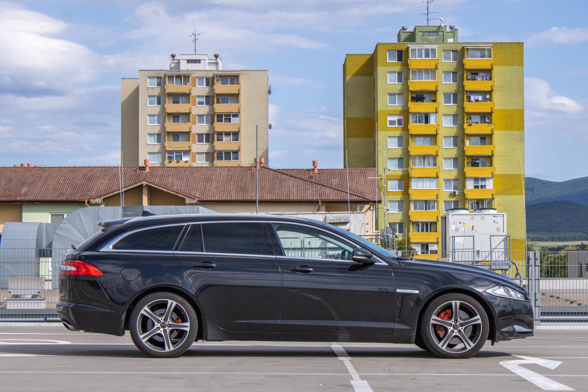 2014 Jaguar XF, černá kombi, 224 926 km