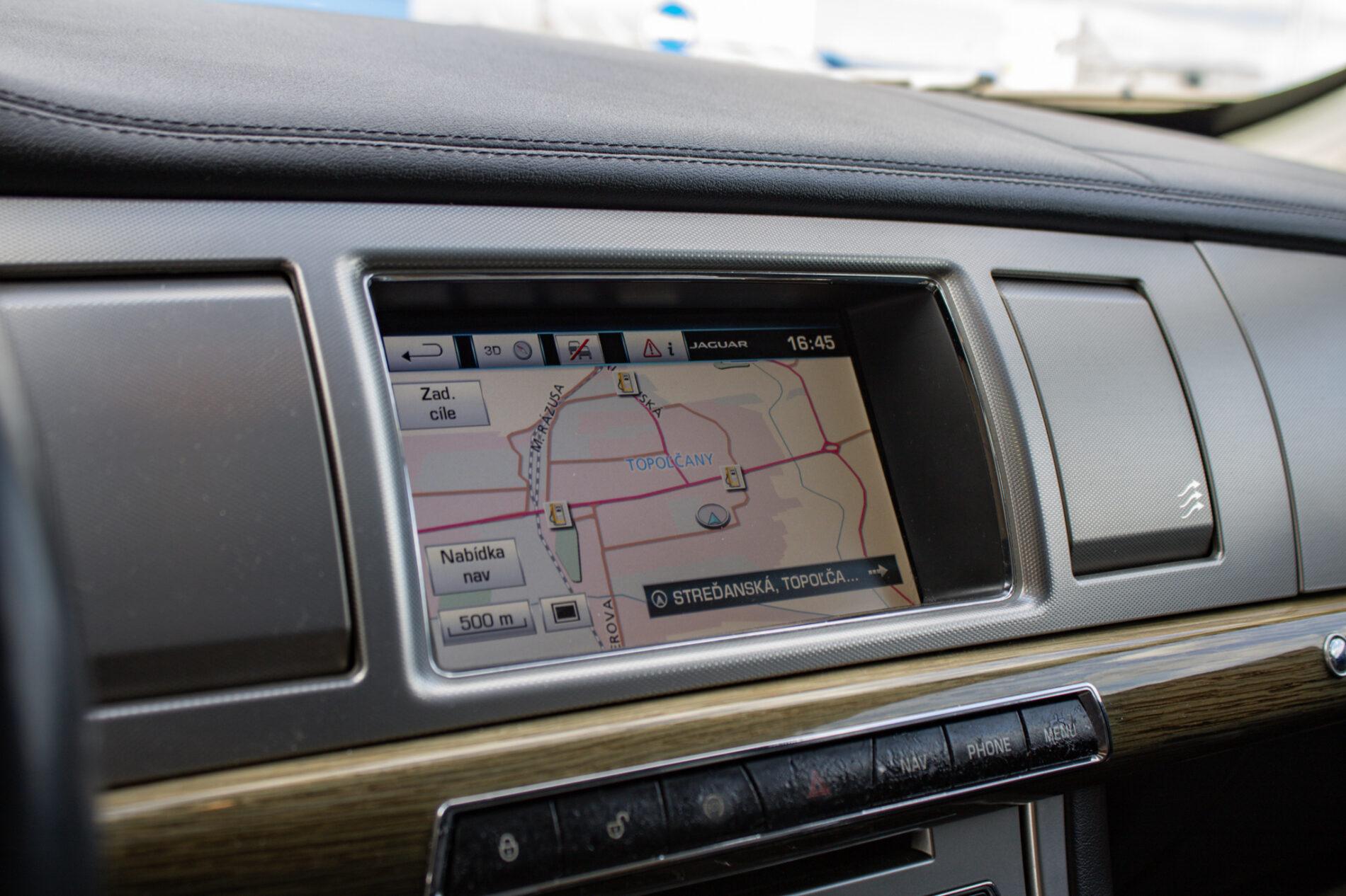 2014 Jaguar XF, černá kombi, 224 926 km