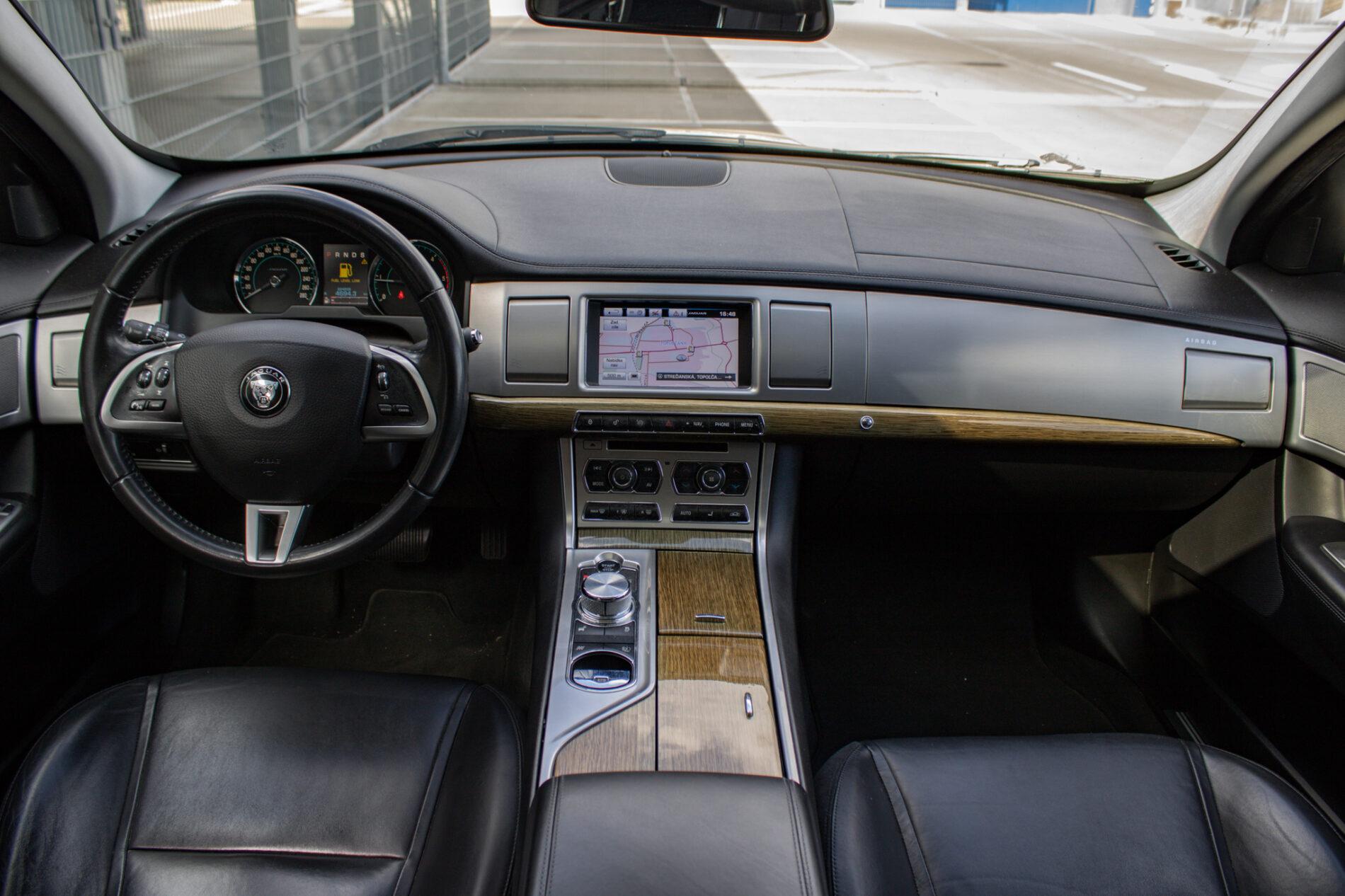 2014 Jaguar XF, černá kombi, 224 926 km