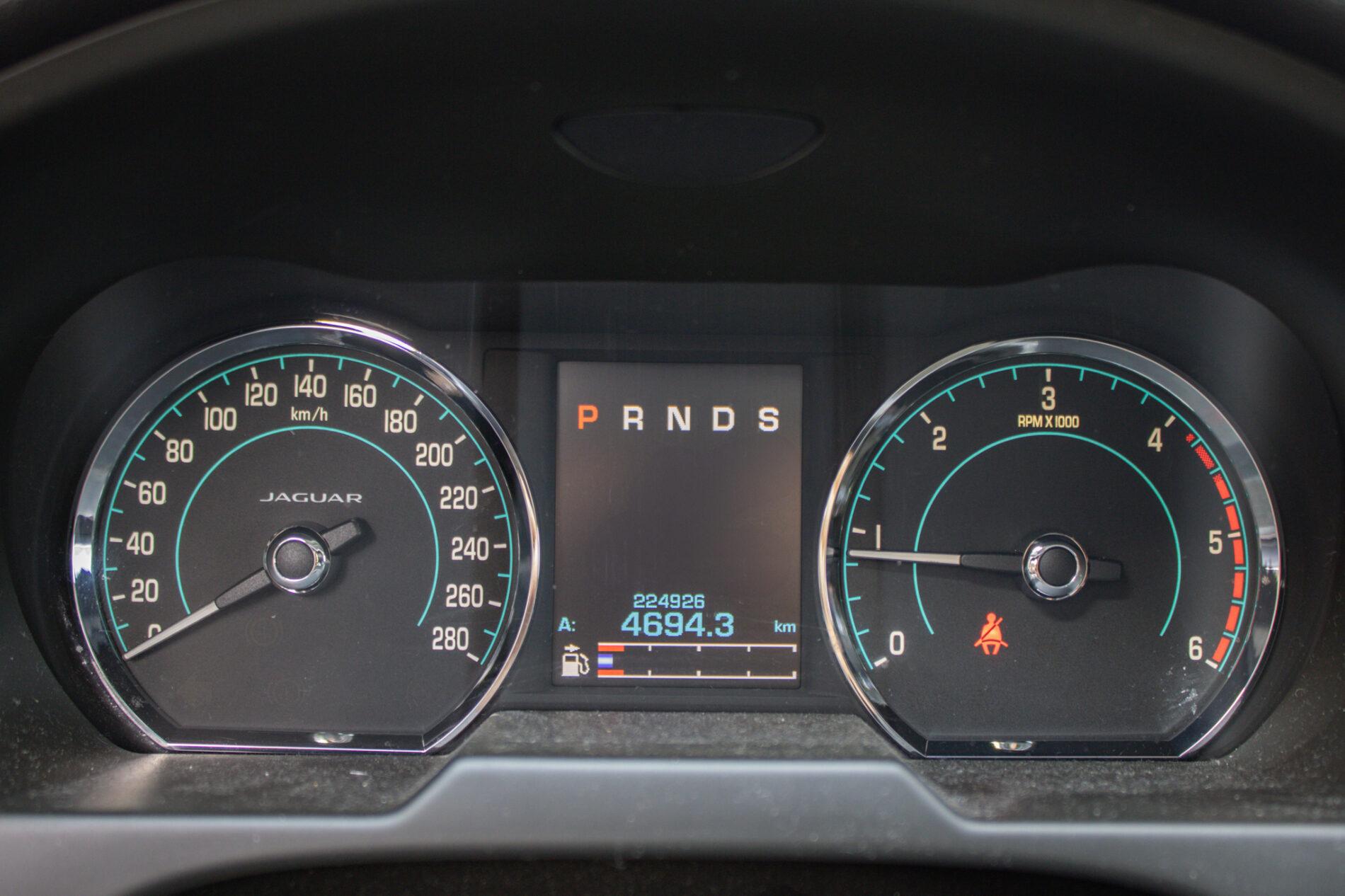 2014 Jaguar XF, černá kombi, 224 926 km