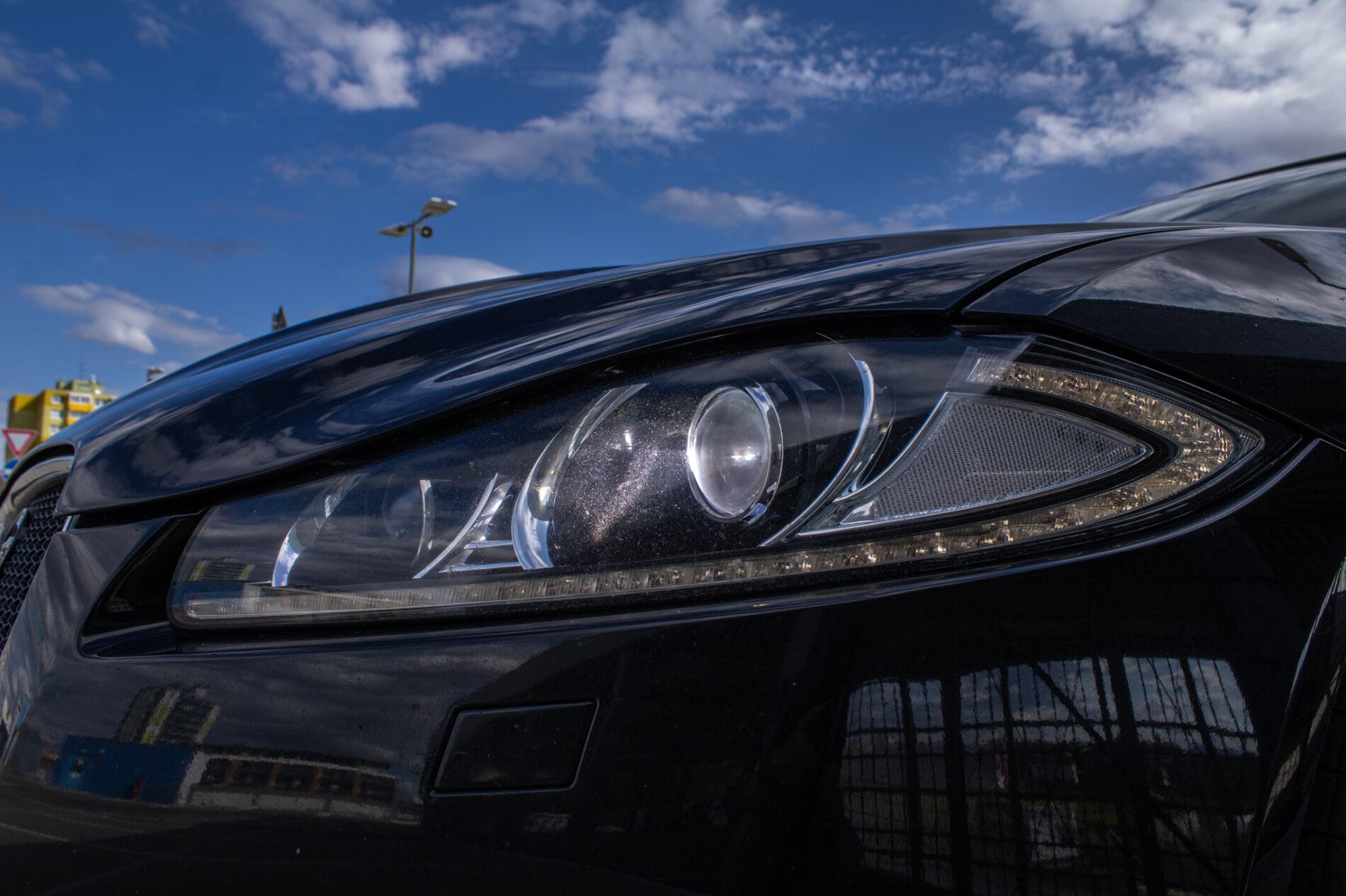 2014 Jaguar XF, černá kombi, 224 926 km