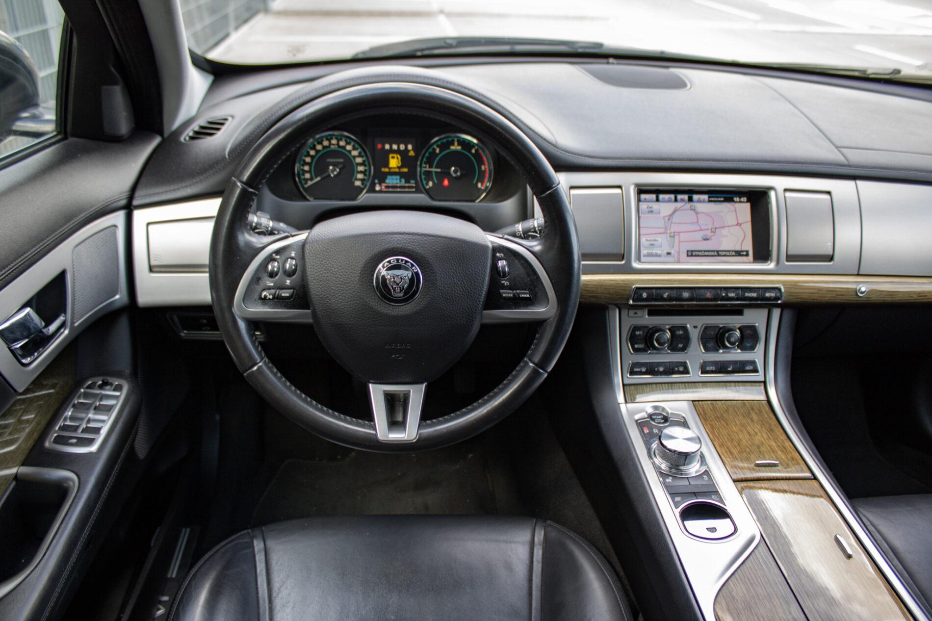2014 Jaguar XF, černá kombi, 224 926 km
