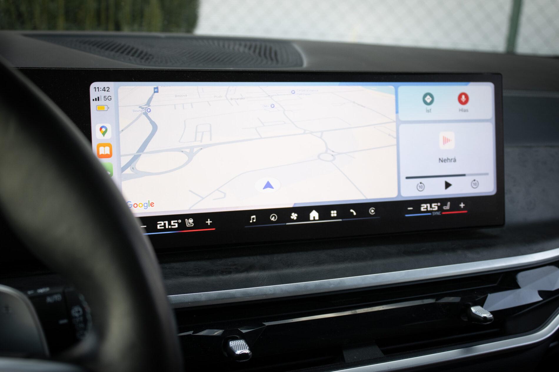 2024 BMW X7 M60i, šedá suv, 65 300 km