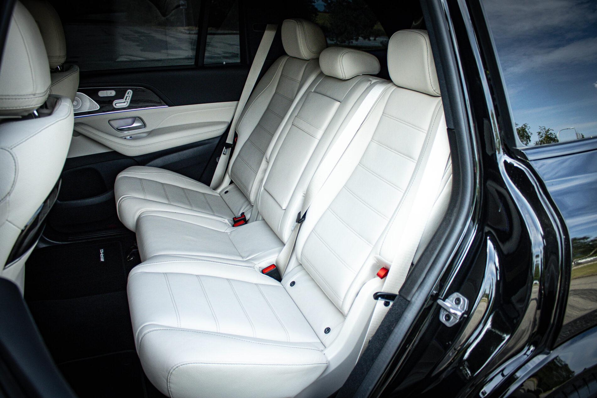 2023 Mercedes-Benz GLS 400d, černá suv, 40 535 km