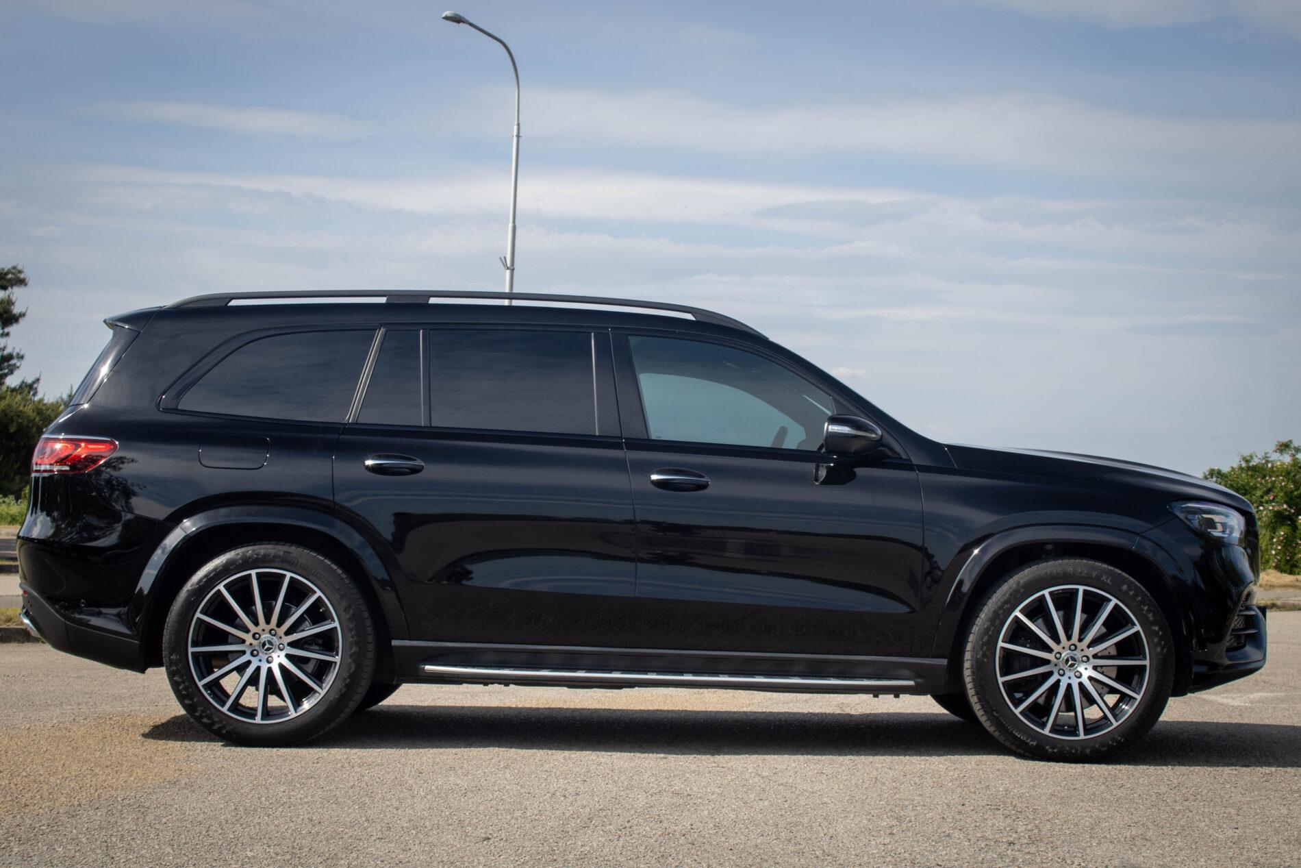 2023 Mercedes-Benz GLS 400d, černá suv, 40 535 km