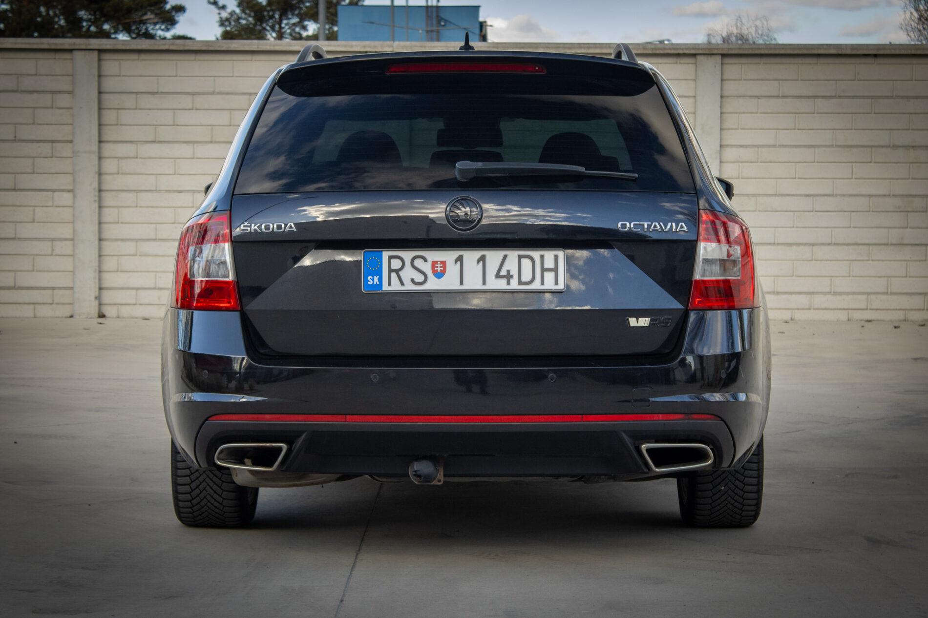 2016 Skoda Octavia RS, černá kombi, 237 027 km