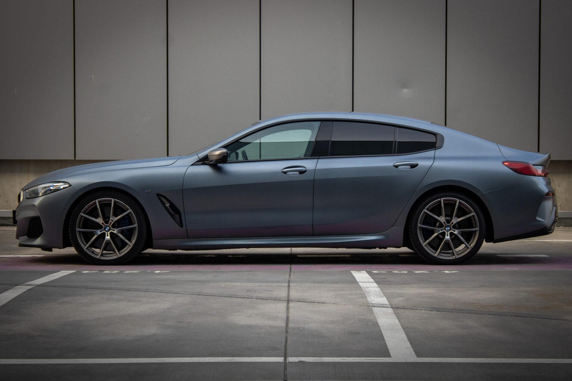 2021 BMW M850i, šedá kupé, 213 085 km