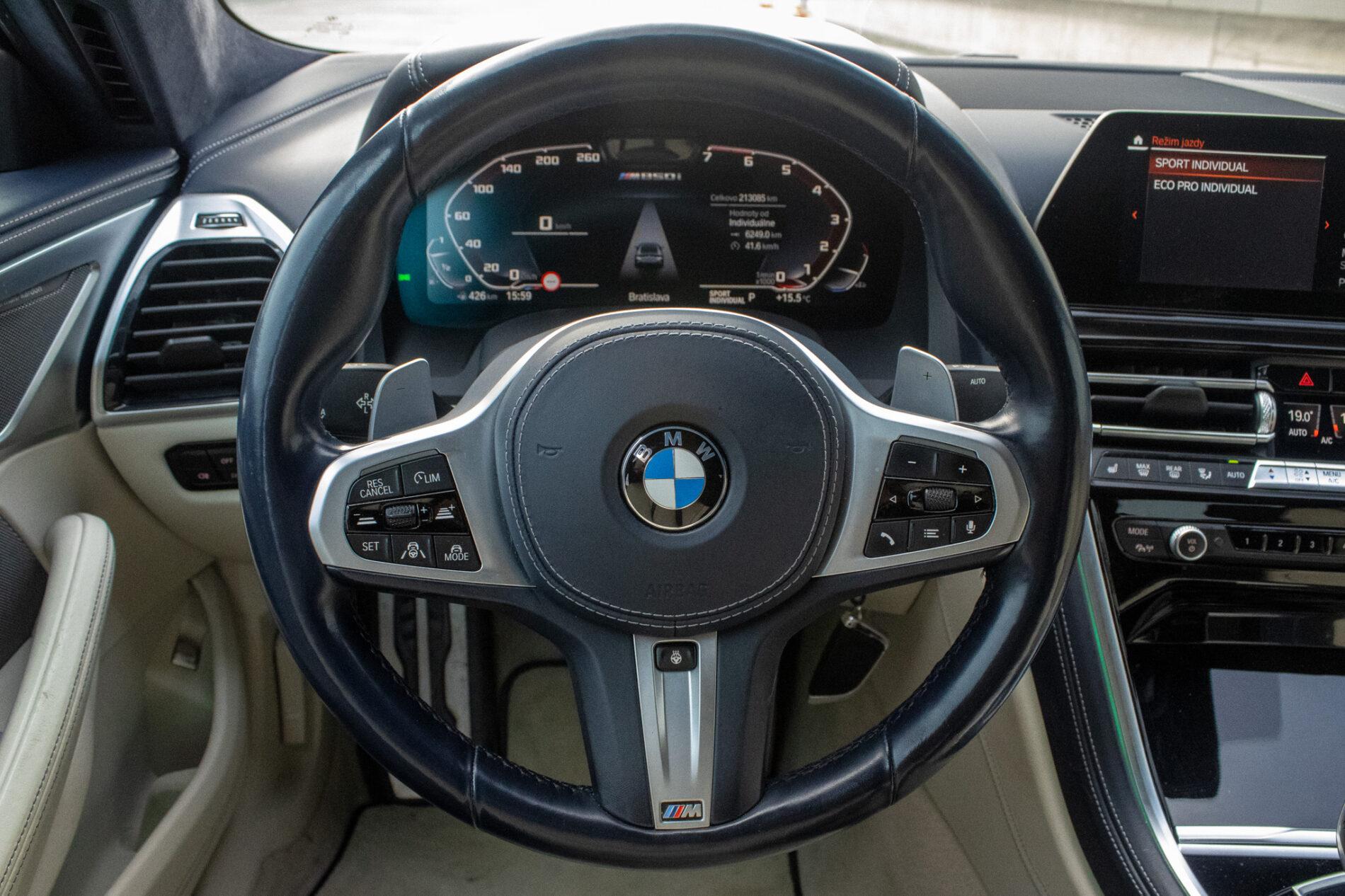 2021 BMW M850i, šedá kupé, 213 085 km