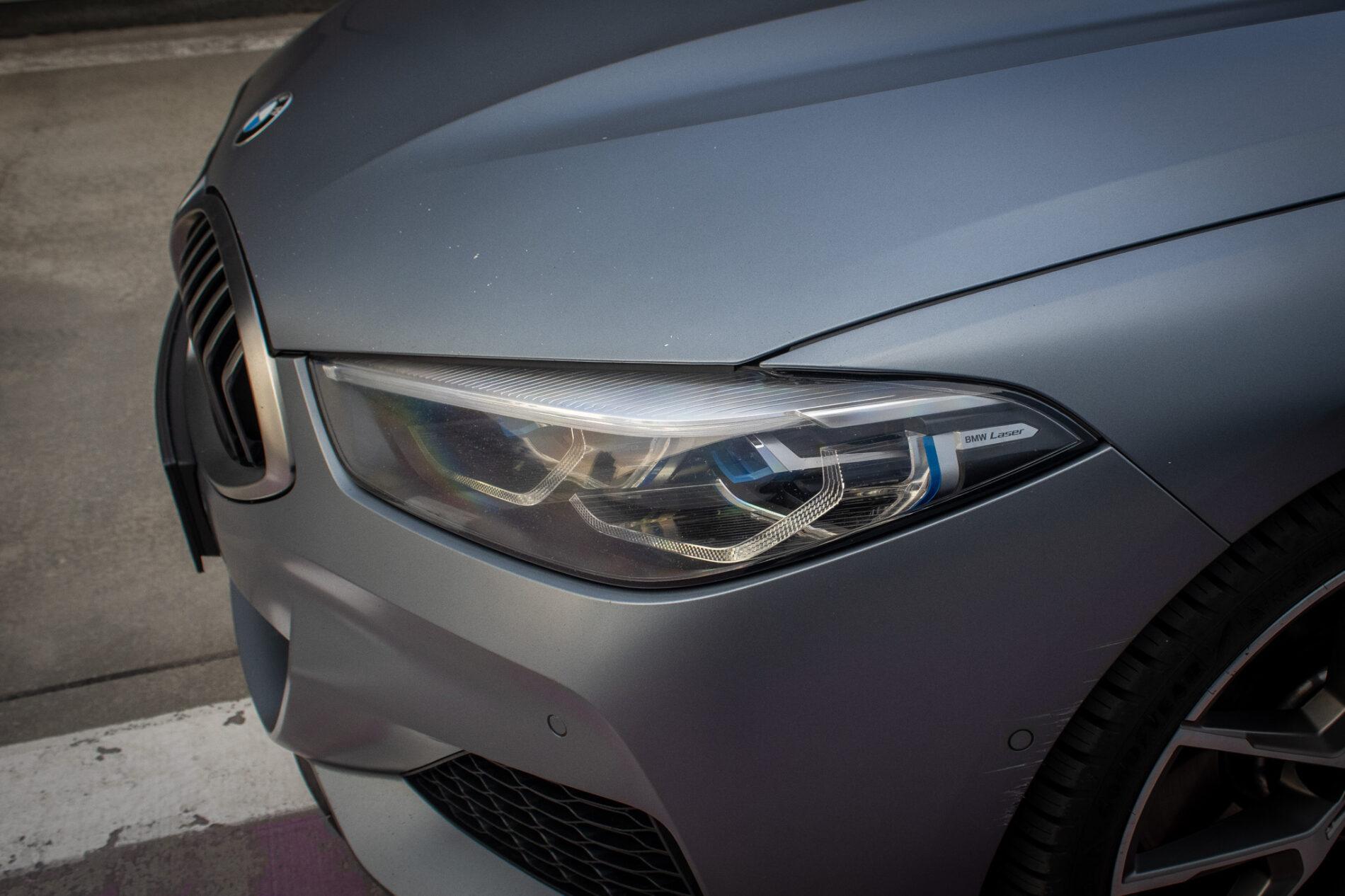 2021 BMW M850i, šedá kupé, 213 085 km