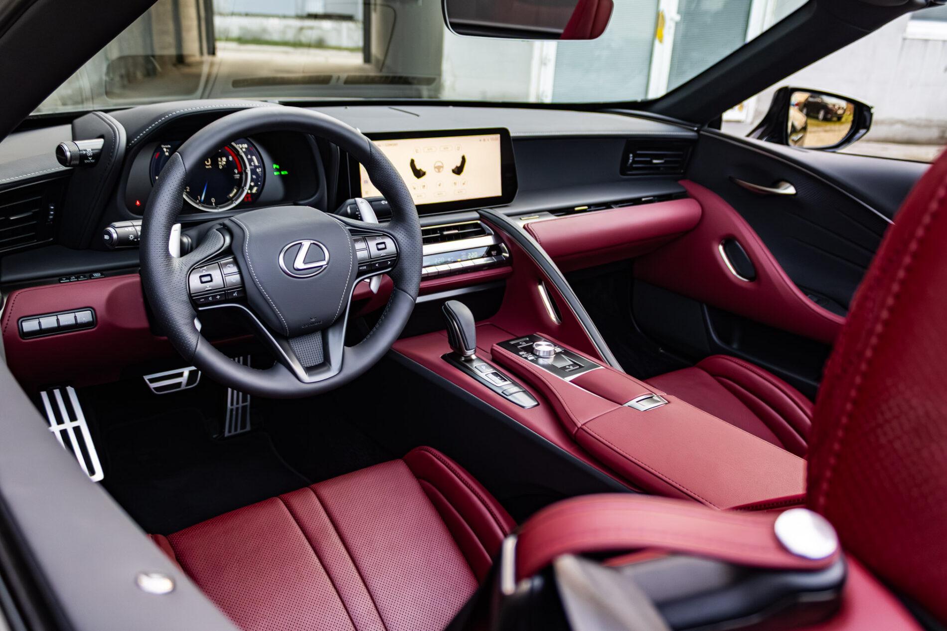 2024 Lexus LC 500, černá kabriolet, 67 km