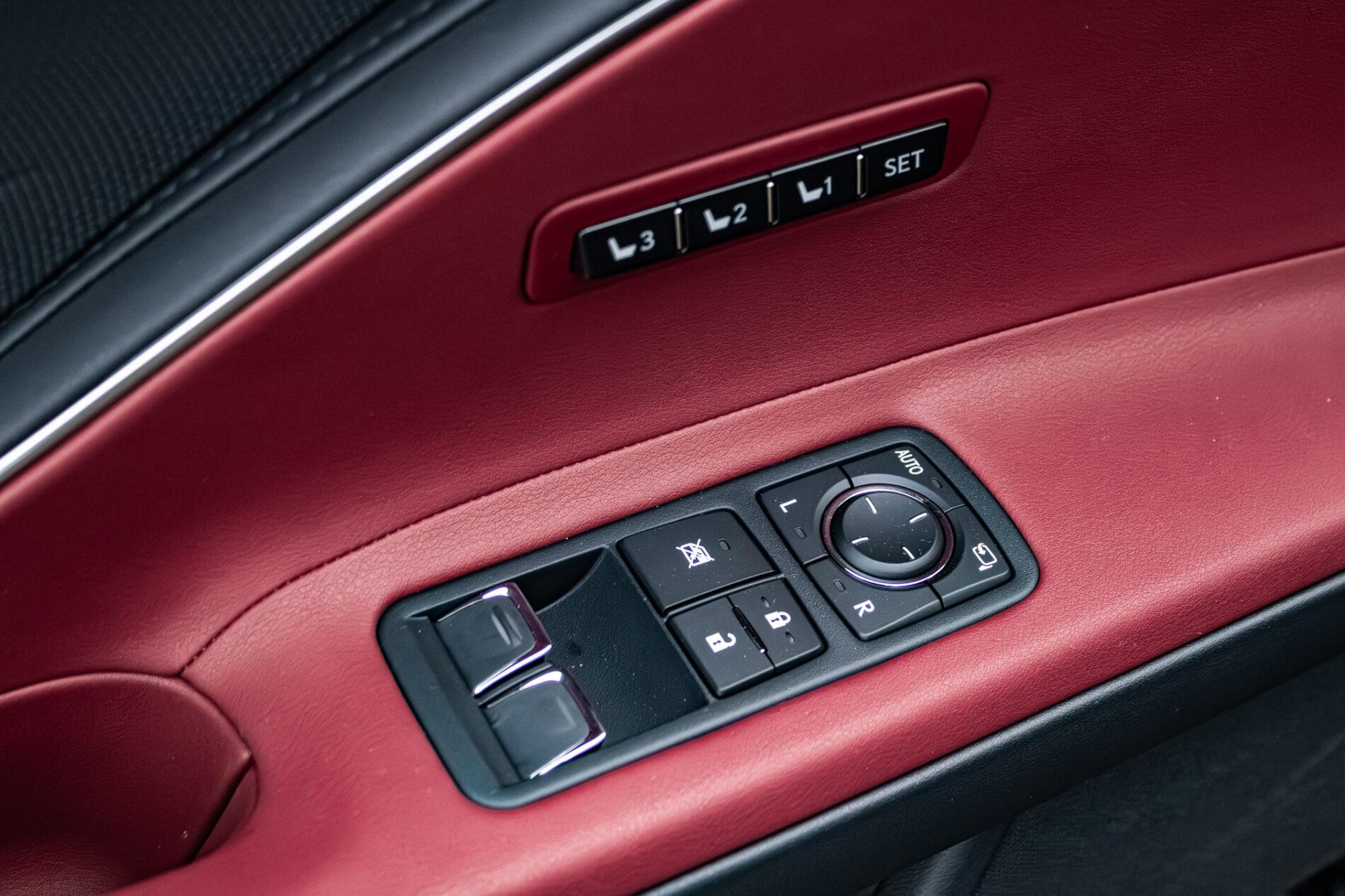 2024 Lexus LC 500, černá kabriolet, 67 km
