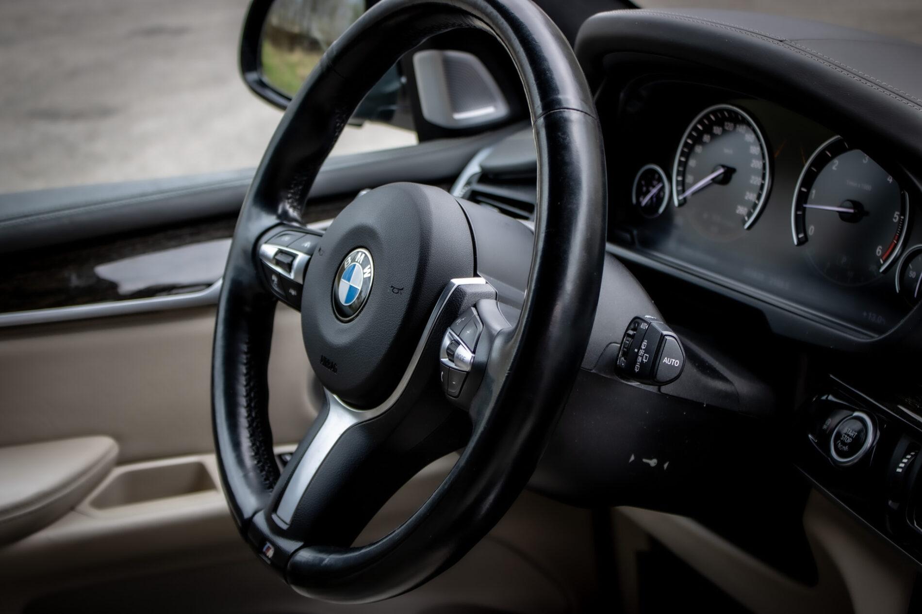 2014 BMW X5 M50d, černá suv, 255 839 km