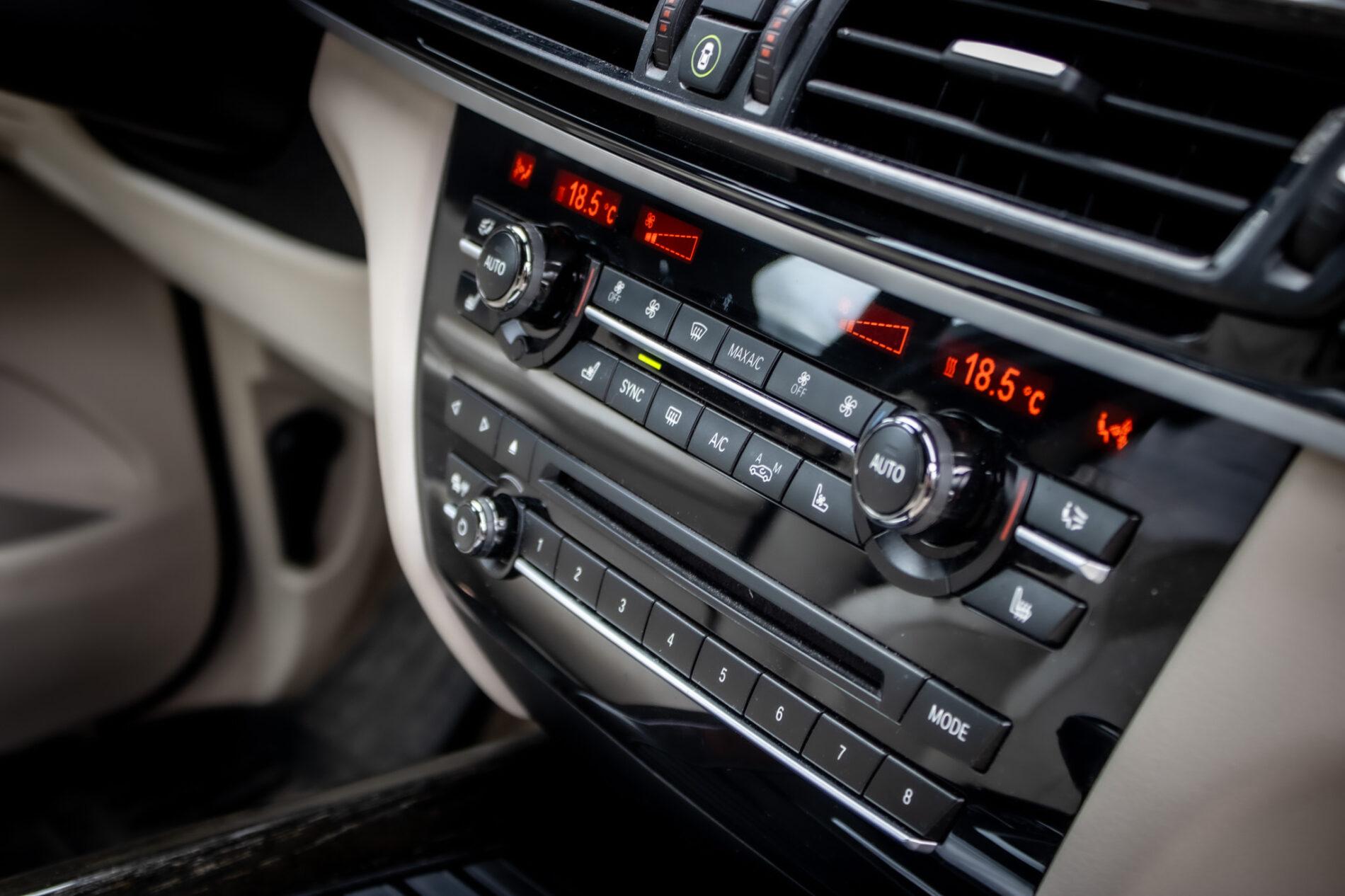 2014 BMW X5 M50d, černá suv, 255 839 km