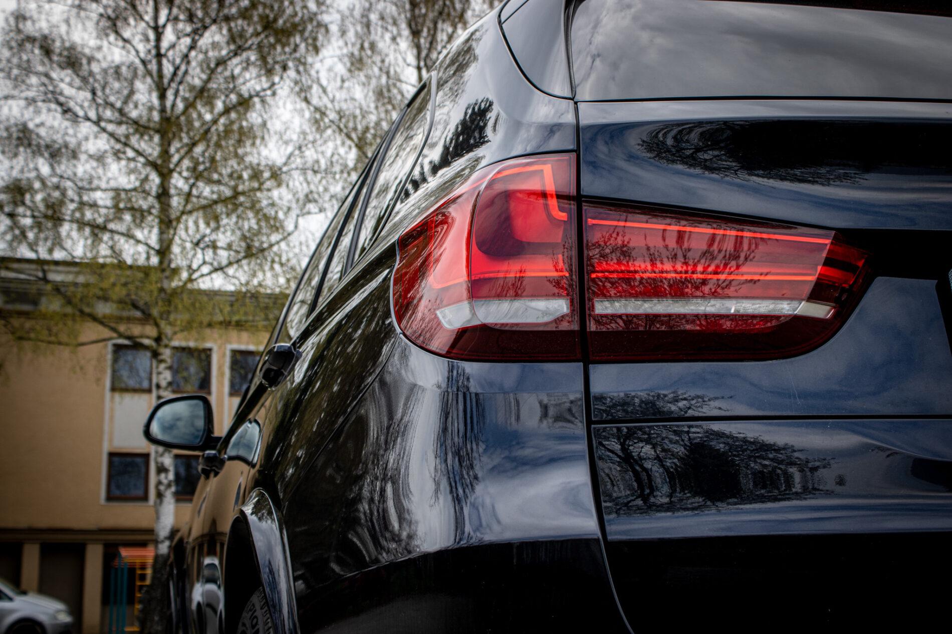 2014 BMW X5 M50d, černá suv, 255 839 km