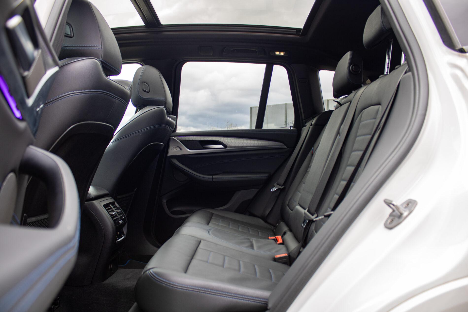 2019 BMW X3 M40i, bílá suv, 142 191 km