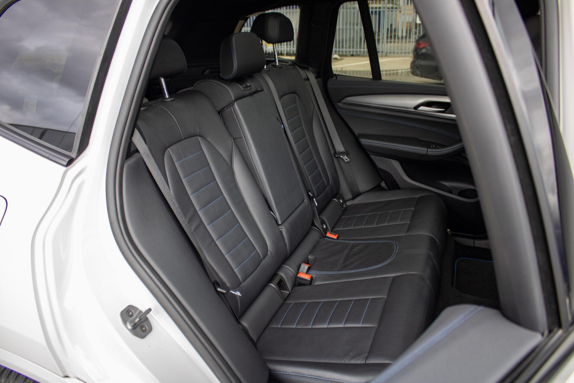 2019 BMW X3 M40i, bílá suv, 142 191 km