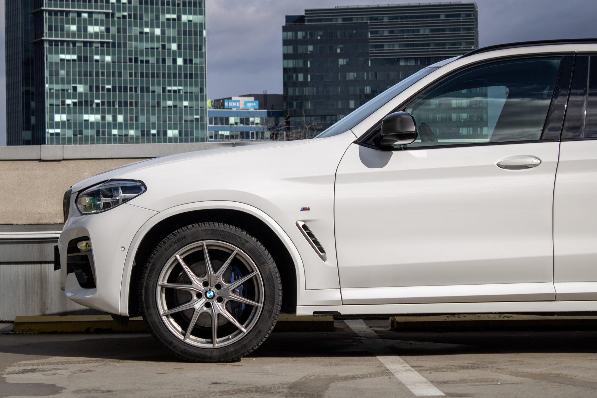 2019 BMW X3 M40i, bílá suv, 142 191 km