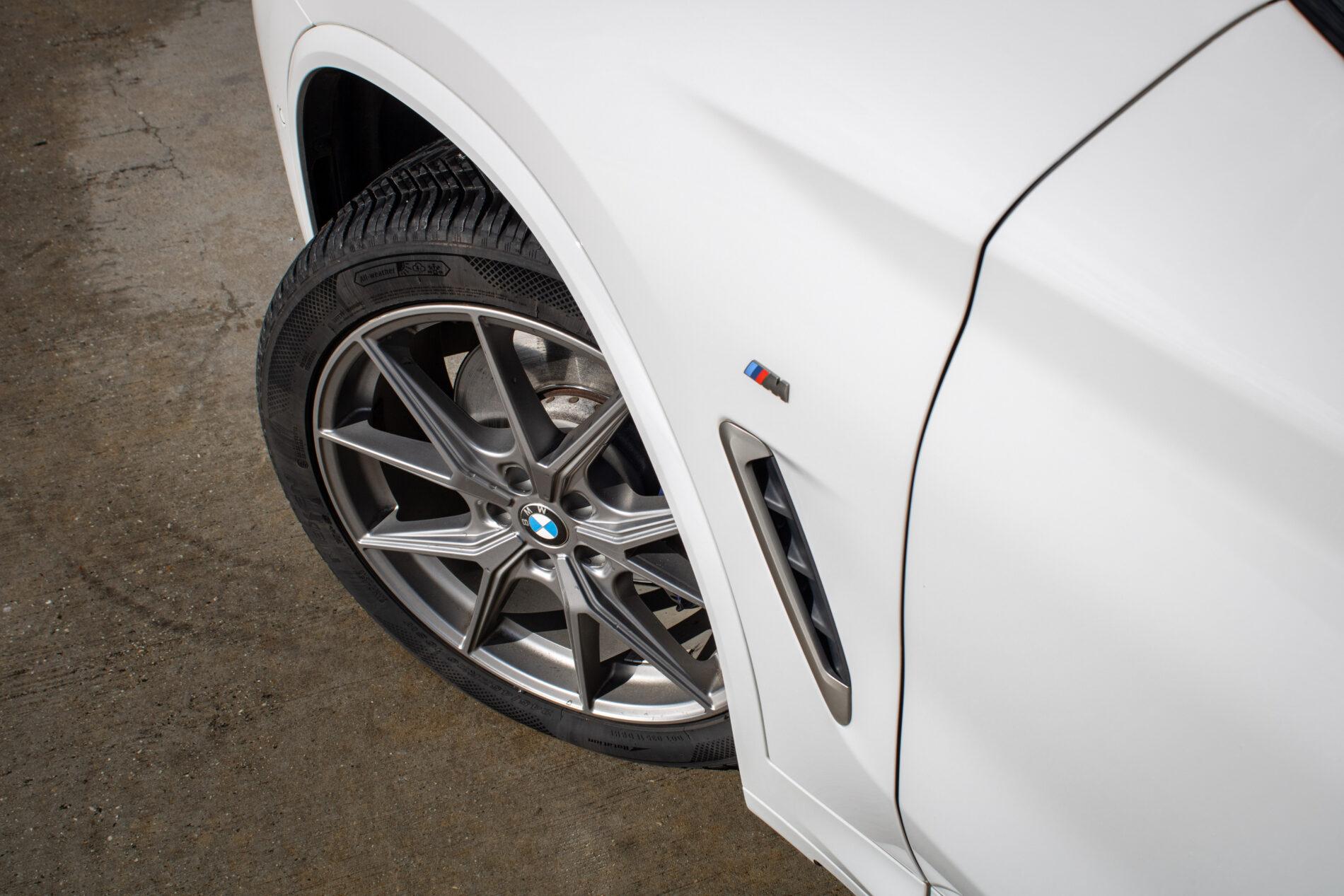 2019 BMW X3 M40i, bílá suv, 142 191 km