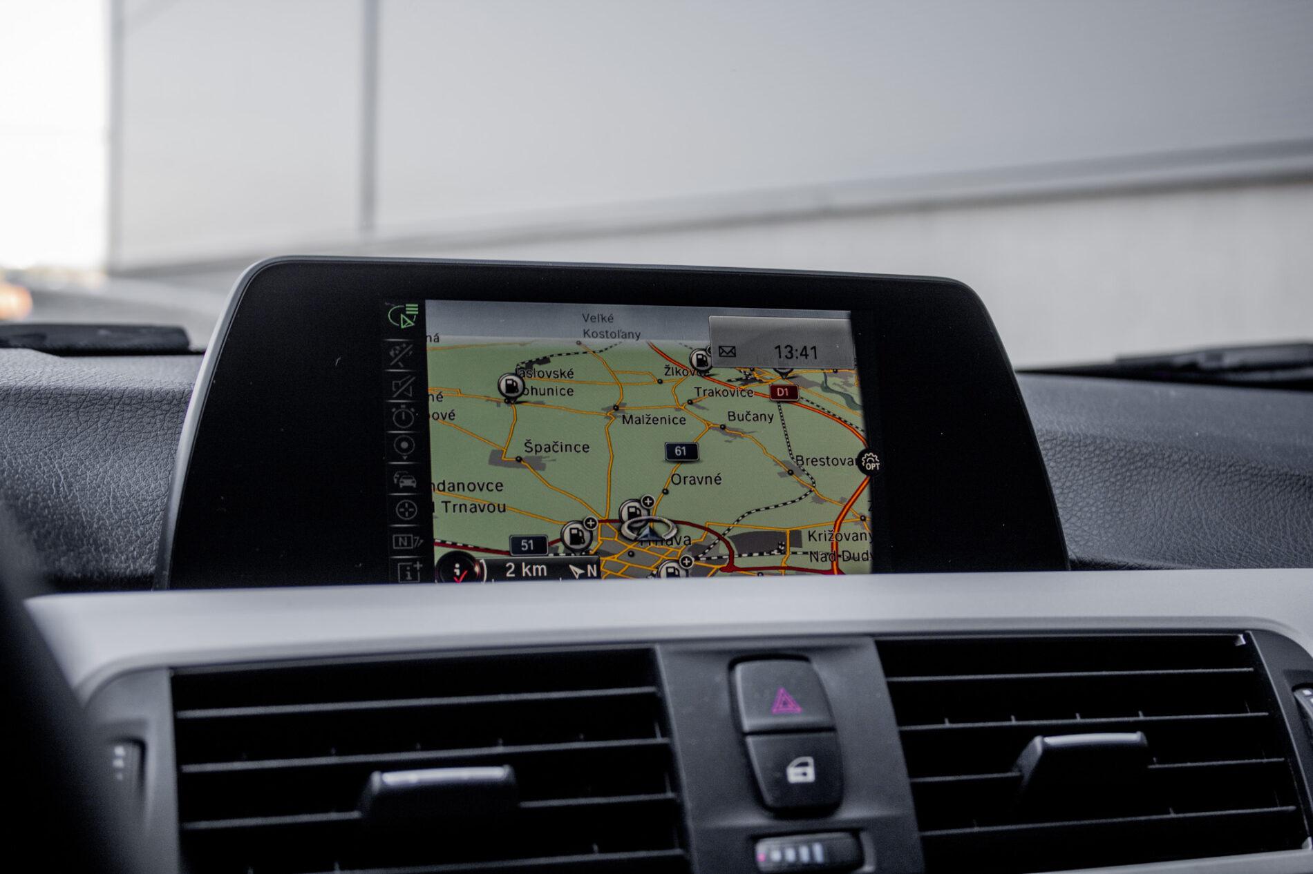 2016 BMW 320i, červená kombi, 285 295 km
