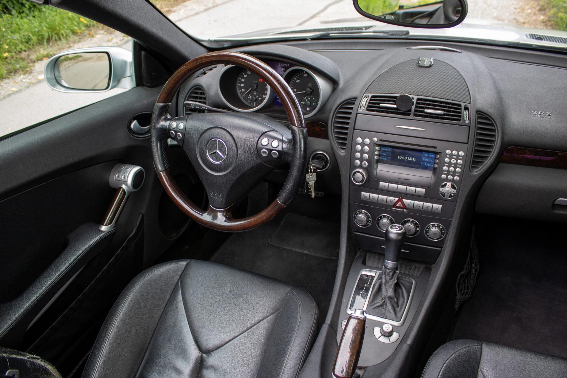 2004 Mercedes-Benz SLK 350, šedá kabriolet, 226 941 km